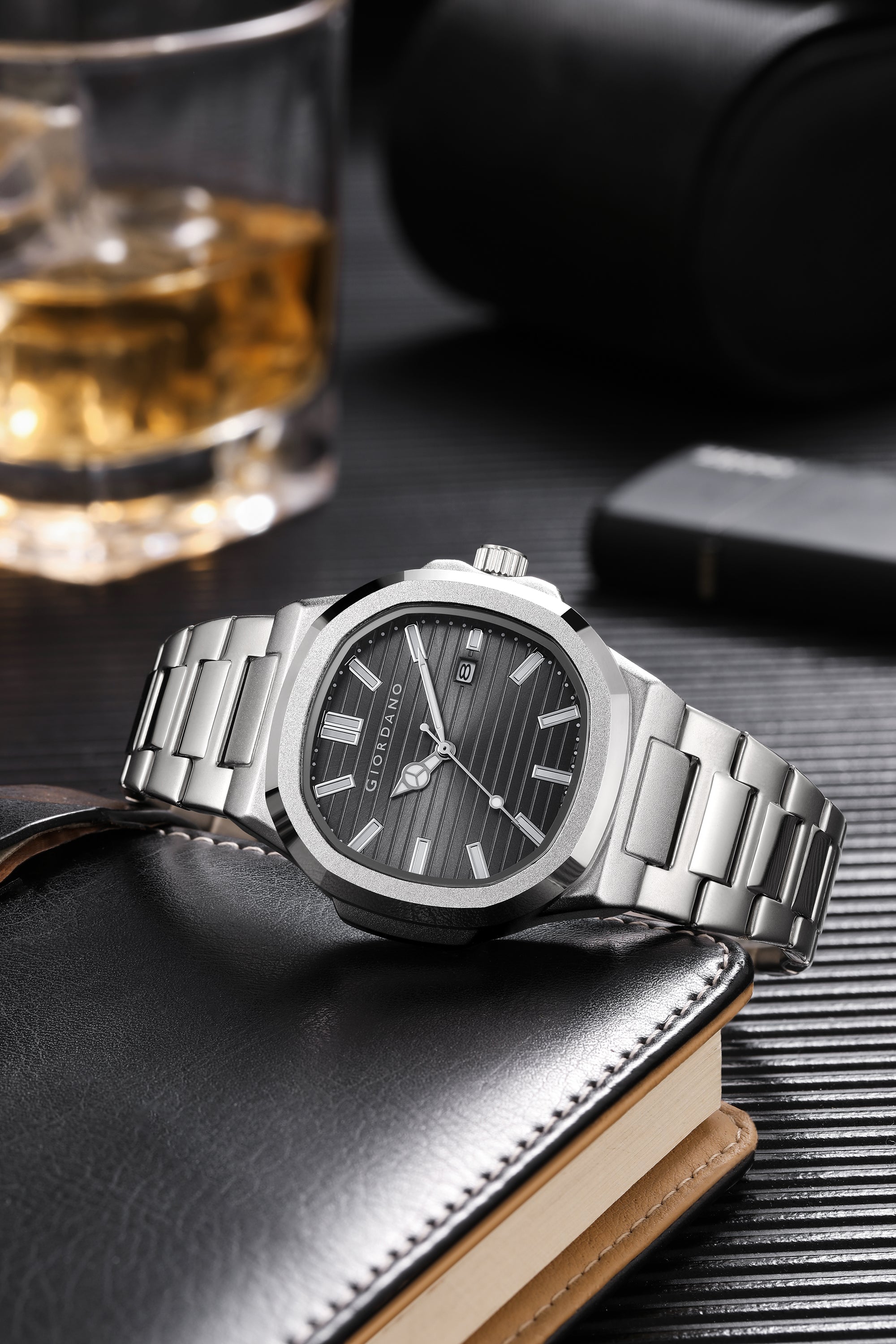 Giordano Analog Watch for Men – Textured Dial, Stainless Steel Strap, Date Display, Quartz Movement, Water Resistant | GZ-50134-22