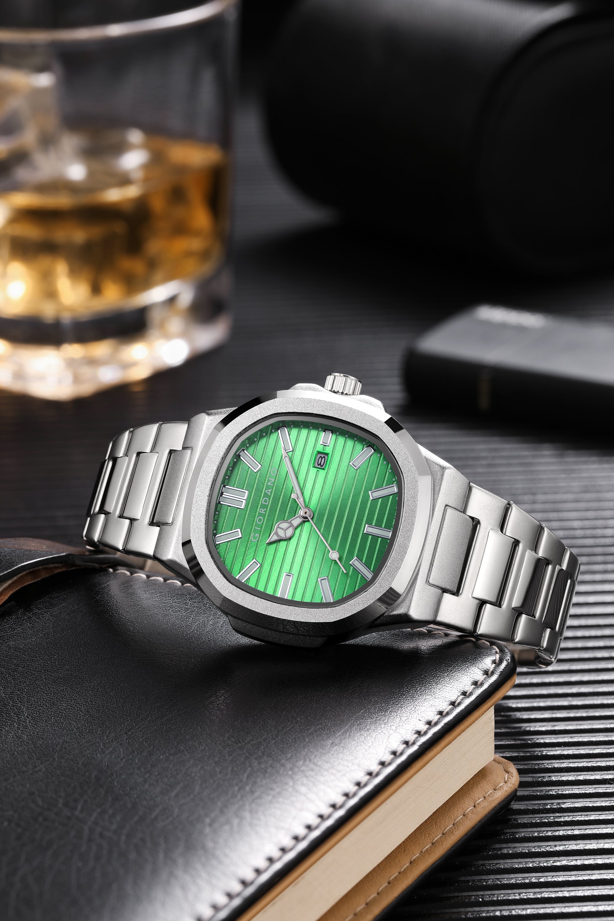 Giordano Analog Watch for Men – Textured Dial, Stainless Steel Strap, Date Display, Quartz Movement, Water Resistant | GZ-50134-44