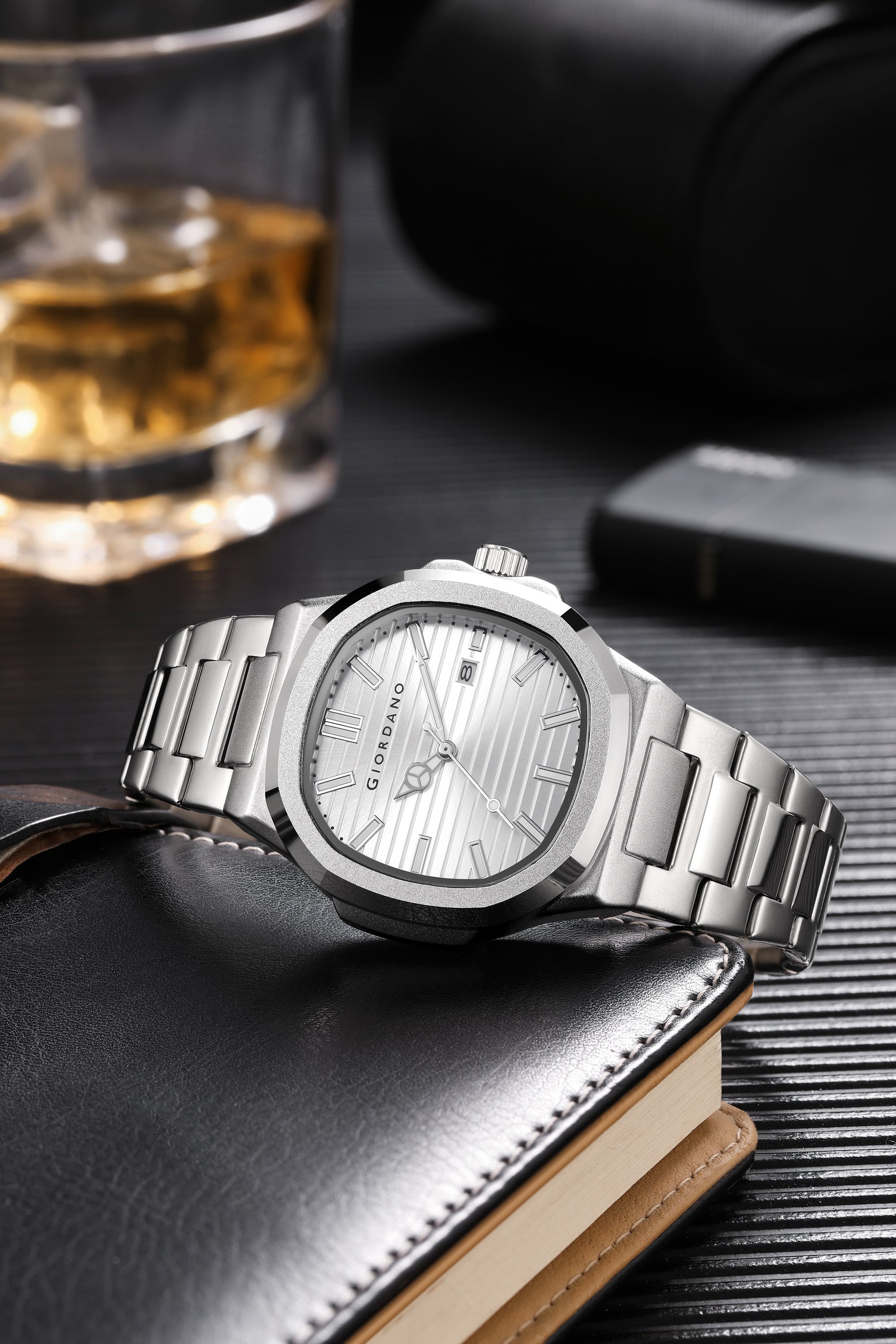 Giordano Analog Watch for Men – Textured Dial, Stainless Steel Strap, Date Display, Quartz Movement, Water Resistant | GZ-50134-33