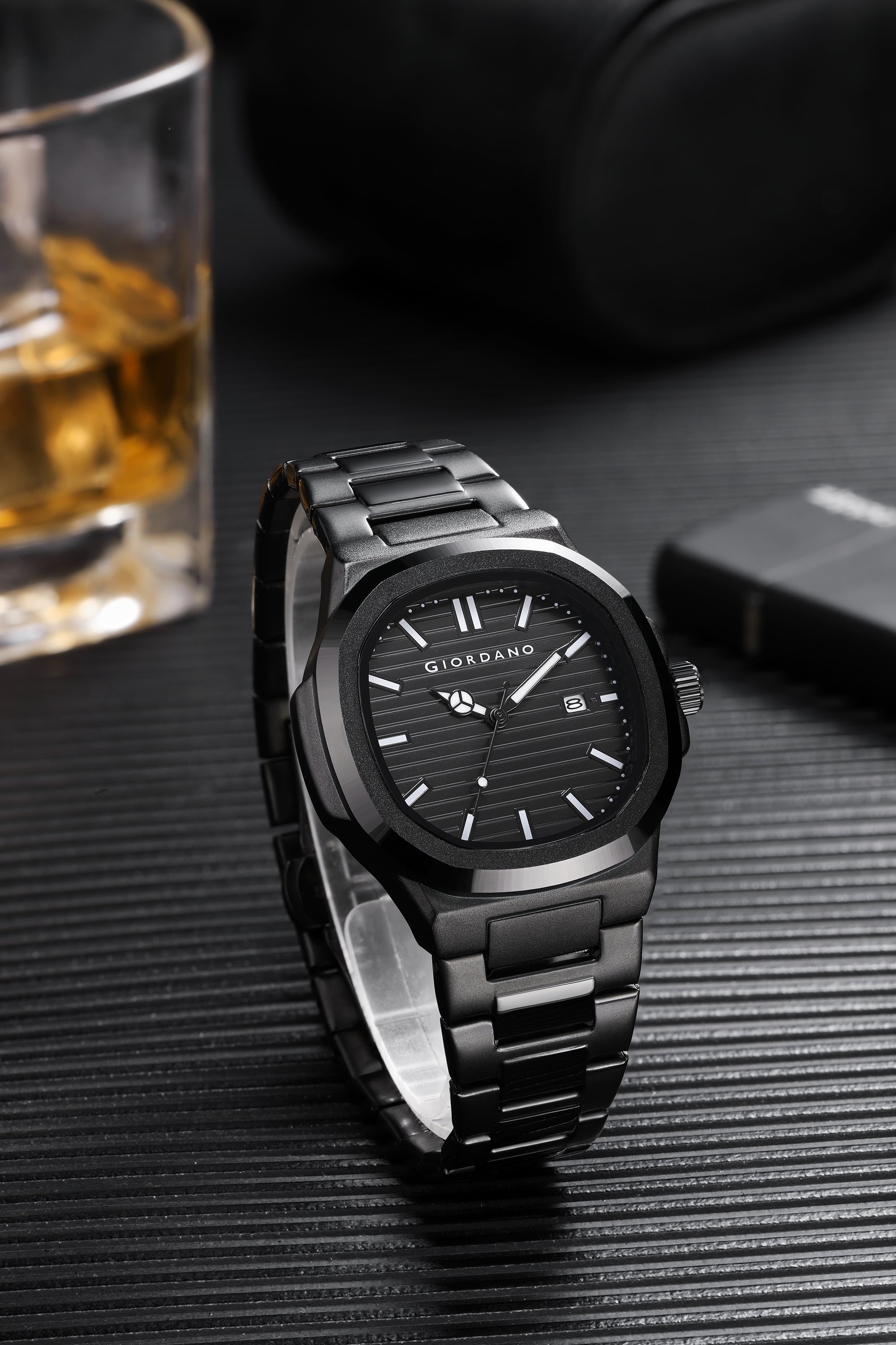 Giordano Analog Watch for Men – Textured Dial, Stainless Steel Strap, Date Display, Quartz Movement, Water Resistant | GZ-50134-11