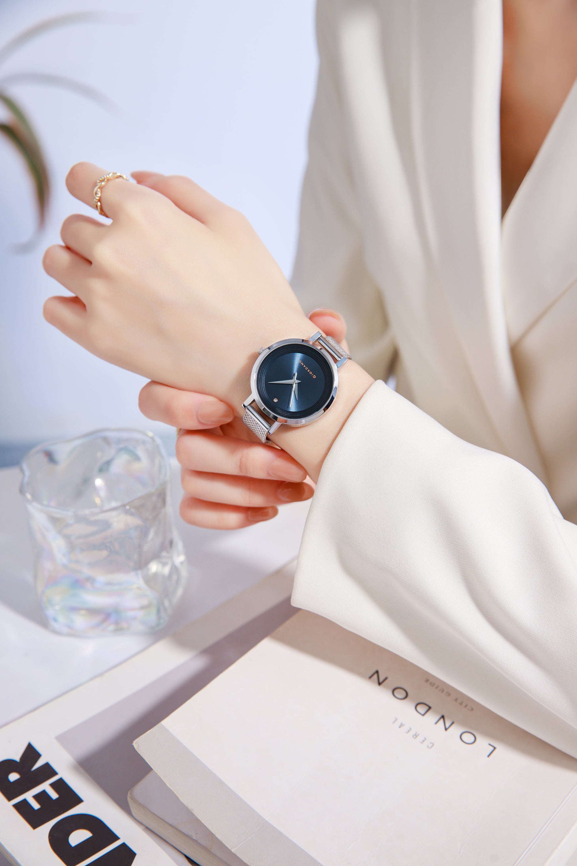 Giordano Fashionista Collection Stylish Analogue Watch for Women | Unique Design with Color Variant Mesh Metal strap | Ladies Wrist Watch to Compliment Your Look Ideal Gift for Women’s |Girls - GD4067-66