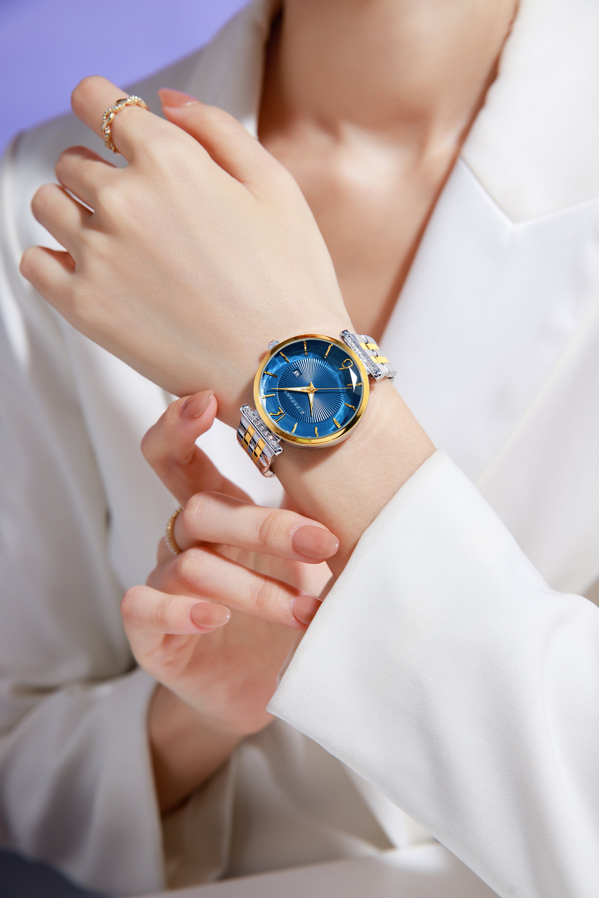 Giordano Exquisite Analog  Watch for Women with Round cut glass Textured Dial, Stainless Steel strap and date display | GZ-60111-22