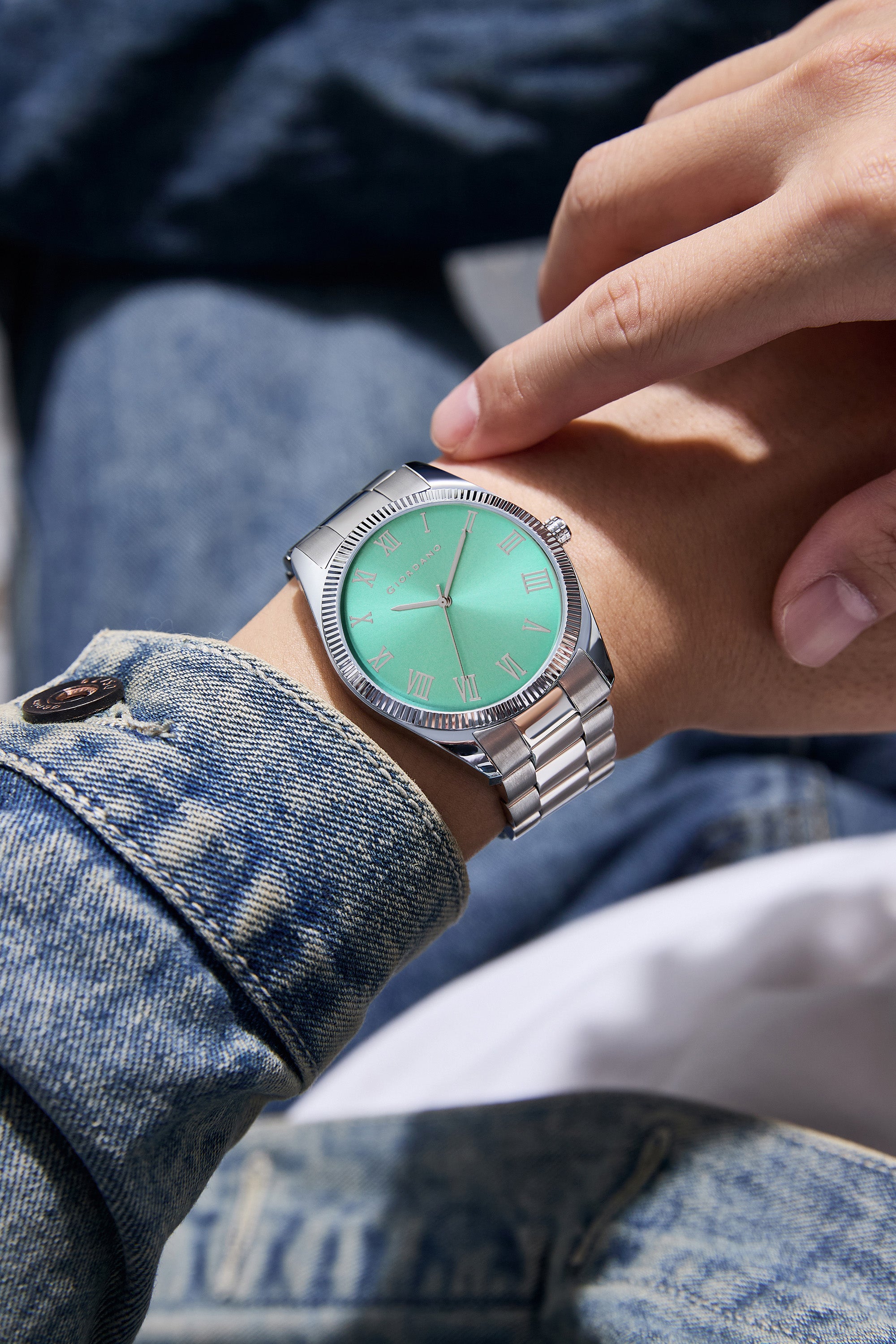 Giordano Analog Wrist Watch for Men Stylish Metal Strap with Water Resistant 3 Hand Mechanism for Men and Boys to Compliment Your Look/Ideal Gift for Male - GZ-50112-GZ-50112-99