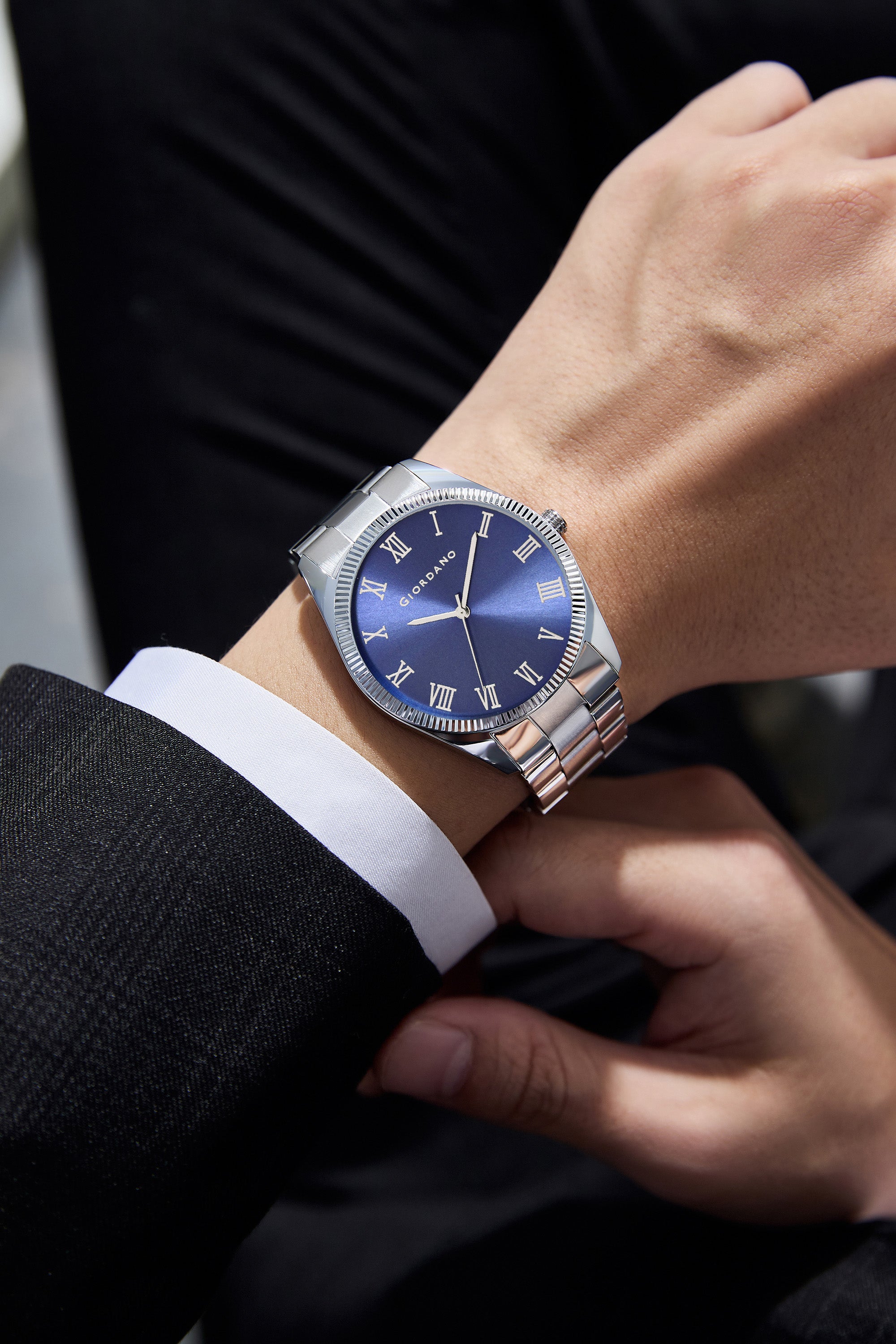 Giordano Analog Wrist Watch for Men Stylish Metal Strap with Water Resistant 3 Hand Mechanism for Men and Boys to Compliment Your Look/Ideal Gift for Male - GZ-50112-GZ-50112-22