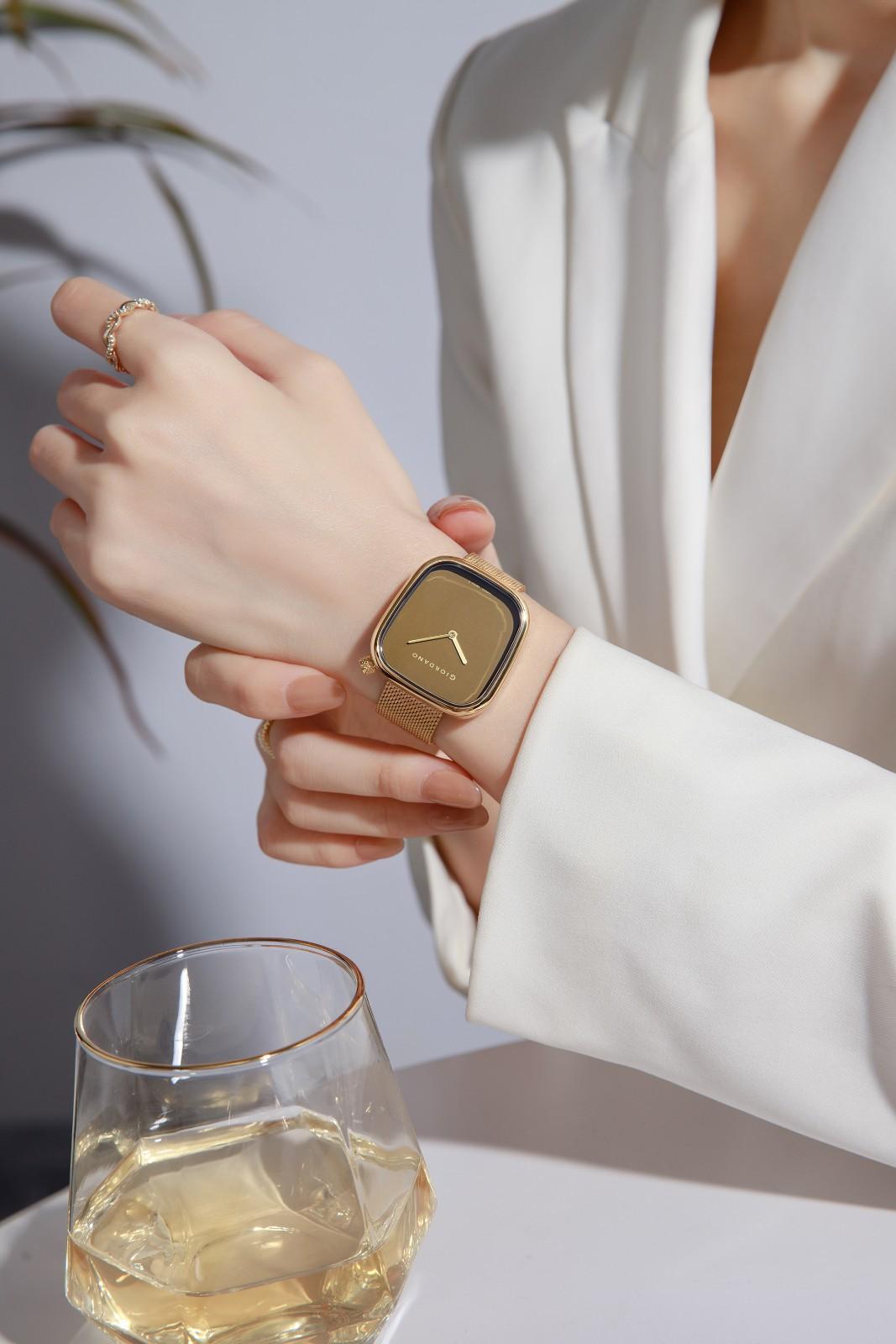 Giordano Analog Wrist Watch for Women with Stylish Metal Strap, Square dial and 3 Hand Mechanism GD-60006-77