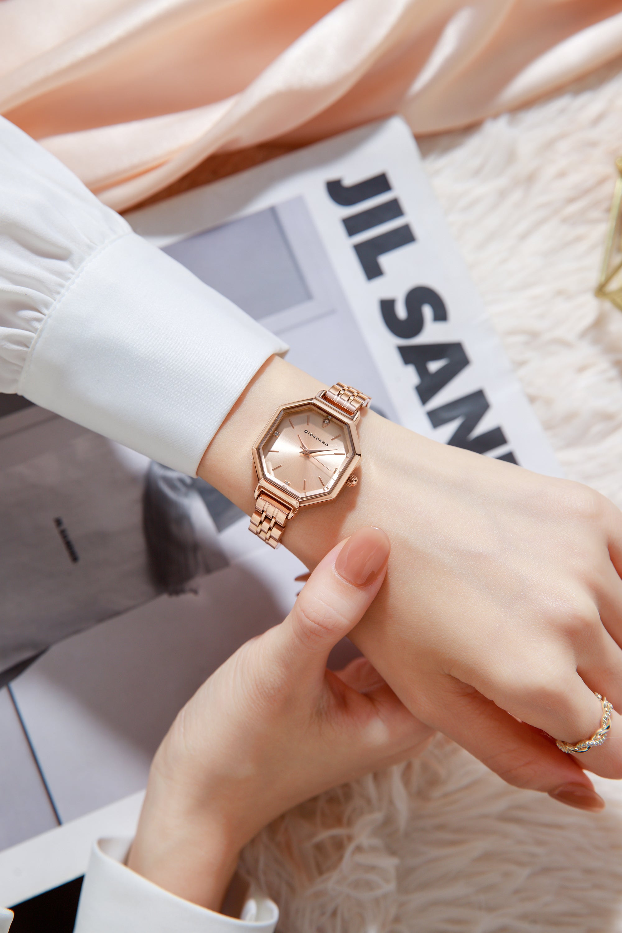 Giordano Analog Watch for Women – Classic octagonal gloss finish Dial with rose gold stainless steel strap | GZ-60113-22