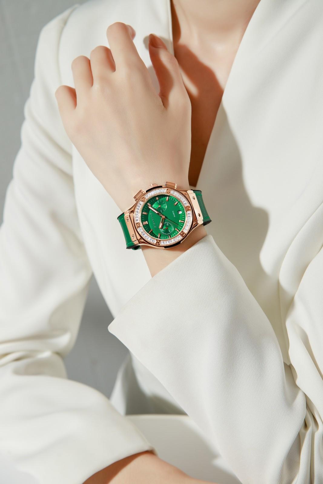 Giordano analog Watch for Women  – Round Dial,  Leather Strap, Crystal-Studded Bezel with Quartz Movement-GZ-60093-07