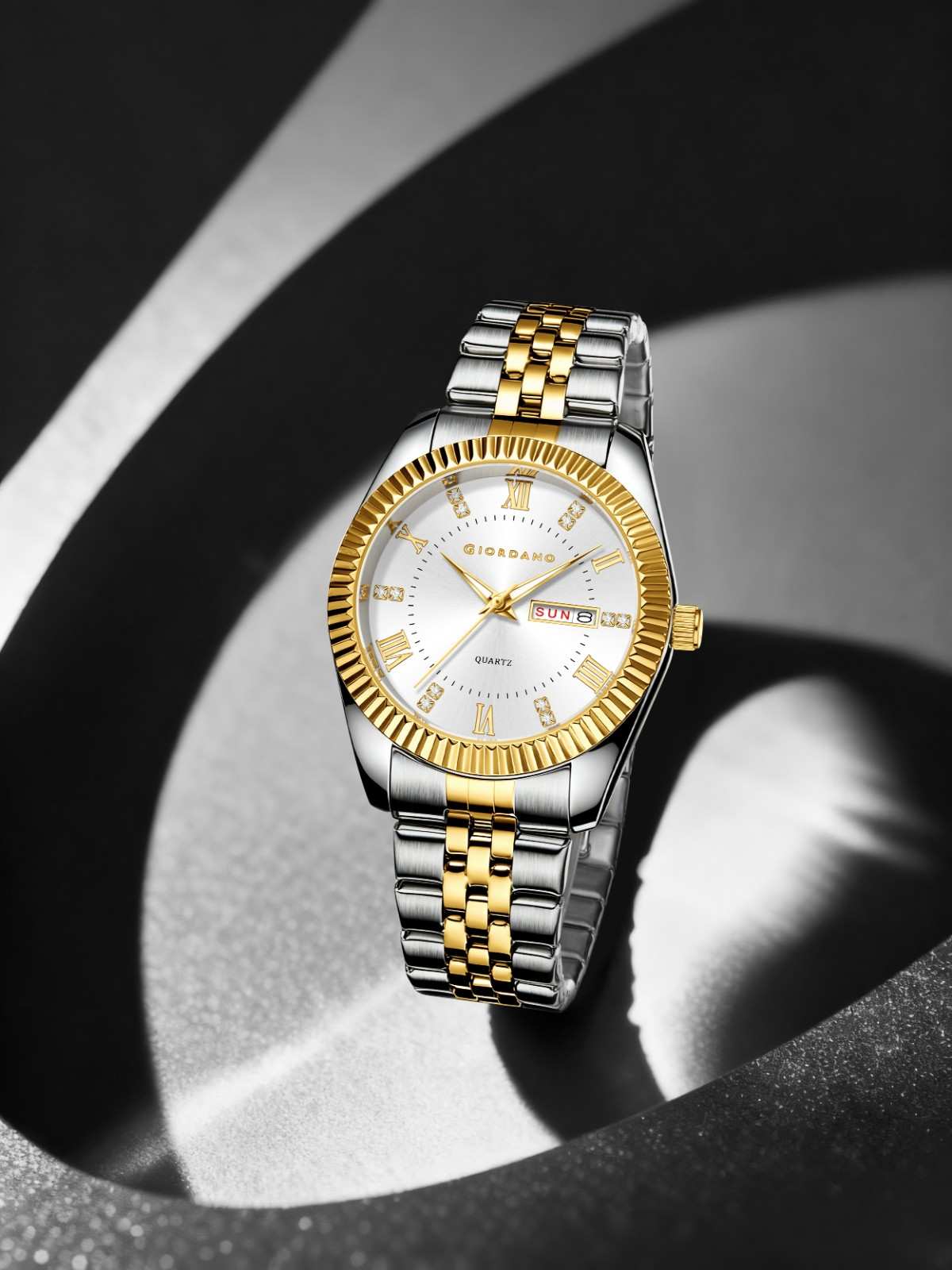 GIORDANO Analog Watch for Men – Luxury Two-Tone Stainless Steel Strap, Gold Accents, Crystal Hour Markers, Fluted Bezel, and Day-Date Display - GZ-50173-22