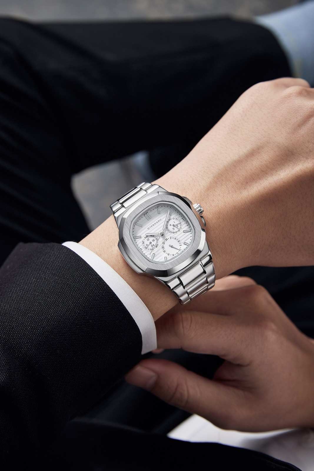 Giordano Analog Multifunction Watch for Men – Textured Dial with Cushion Case, Luminous Index Markers, Stainless Steel Strap, Day & Date Display GZ-50167-22