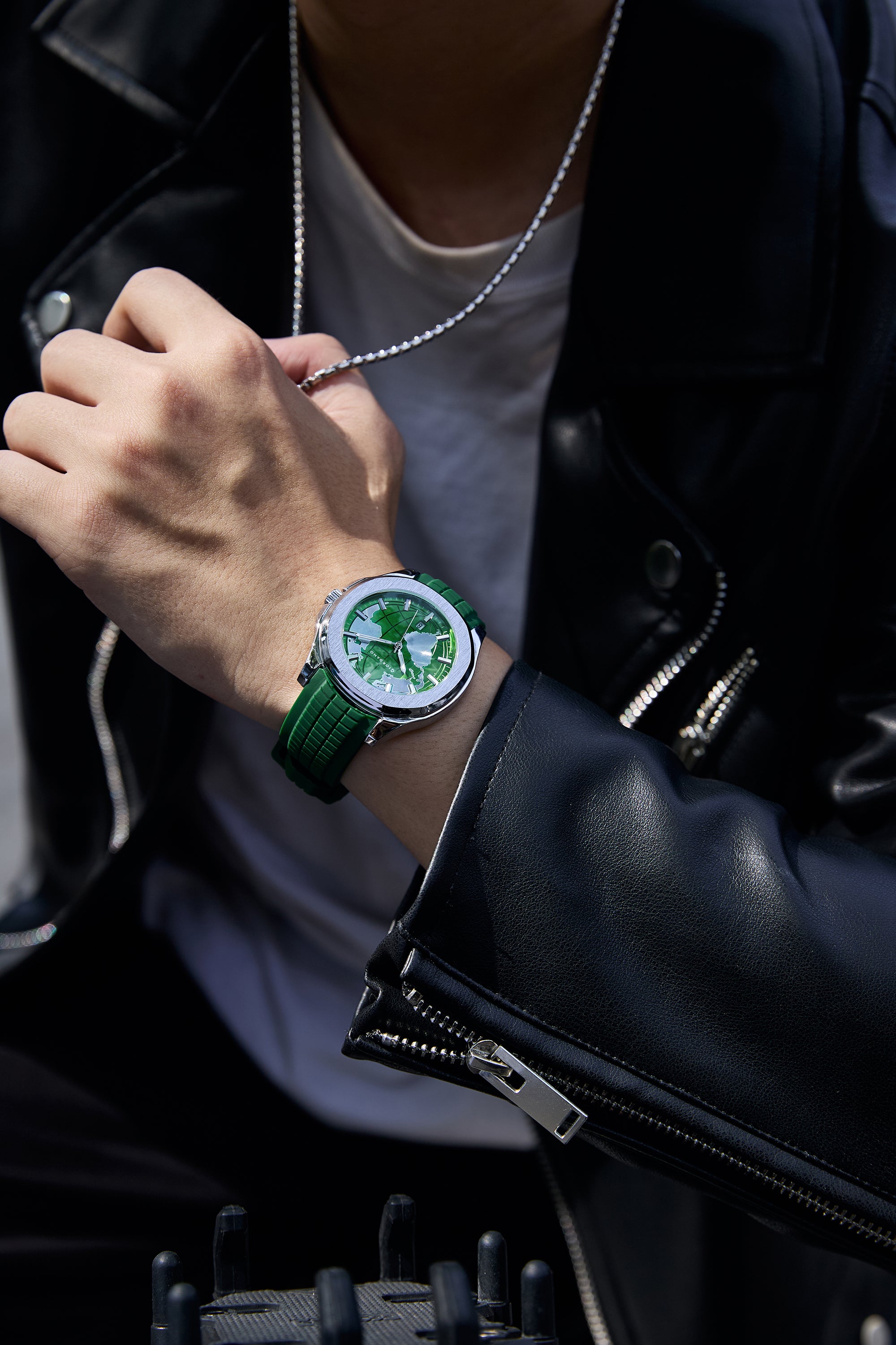 Giordano Stylish World Map design Watch for men with round dial and textured Silicone strap  | GZ-50147-05