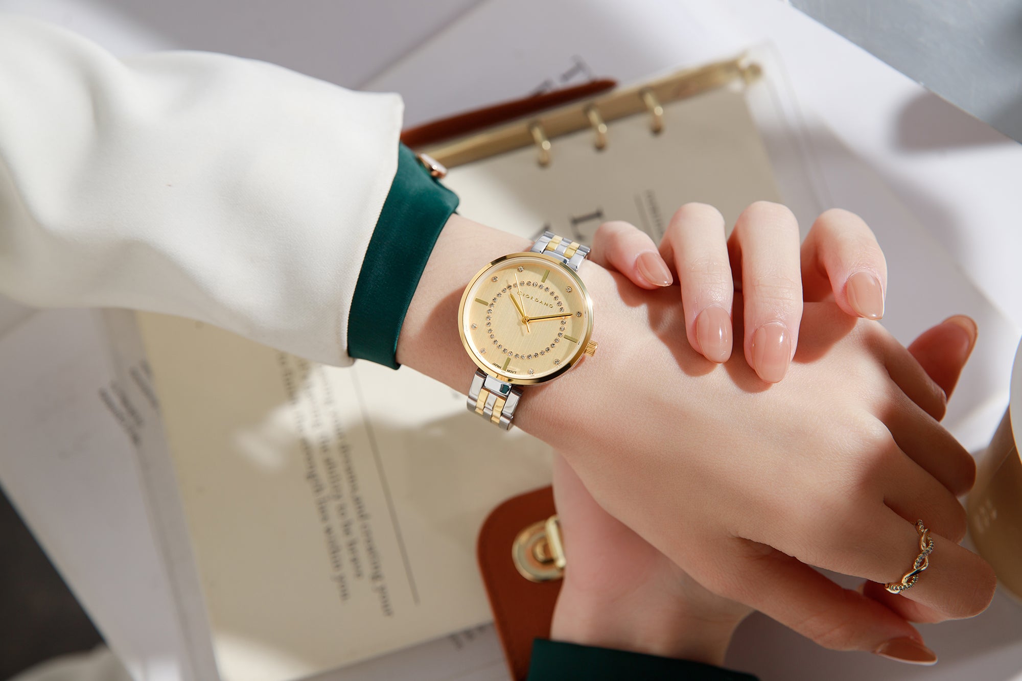 Giordano Stylish Analog Watch for Women with Diamond Studed Dial with Crystal Hour Markers and Stainless Steel Strap - GZ-60077-88