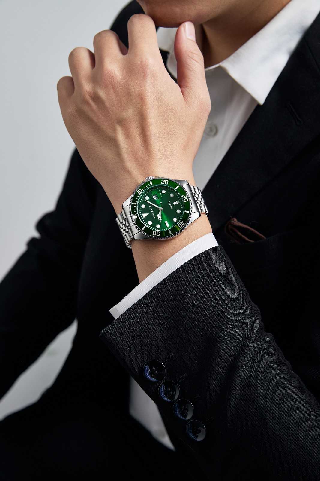 Giordano Analog Quartz Watch for Men – Round Dial with Rotating Bezel, Luminous Hour Markers, Stainless Steel Strap & Date Display GZ-50168-33