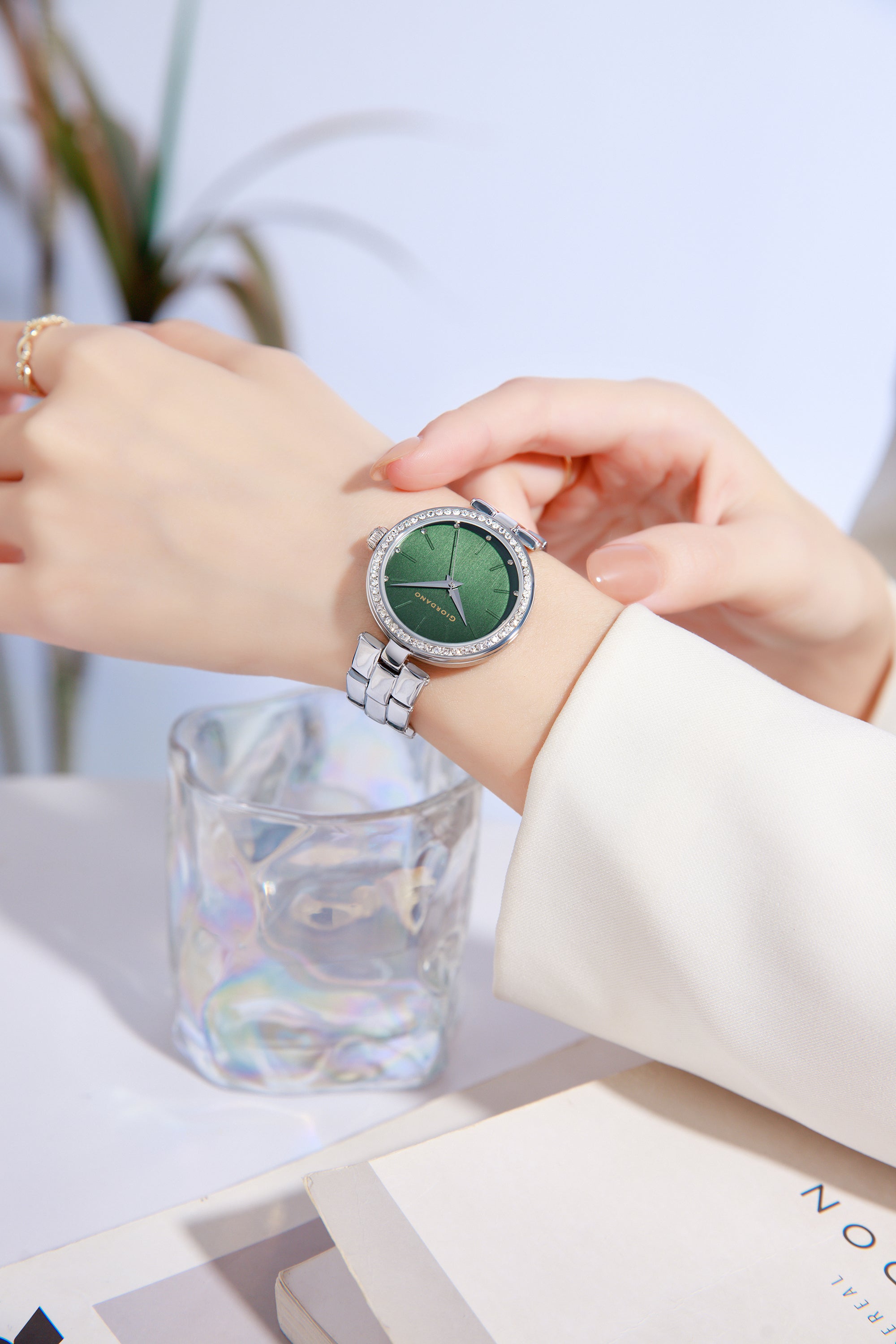 Giordano Analog Watch for Women with Diamond Studded Case and Metal Strap | A2079-55