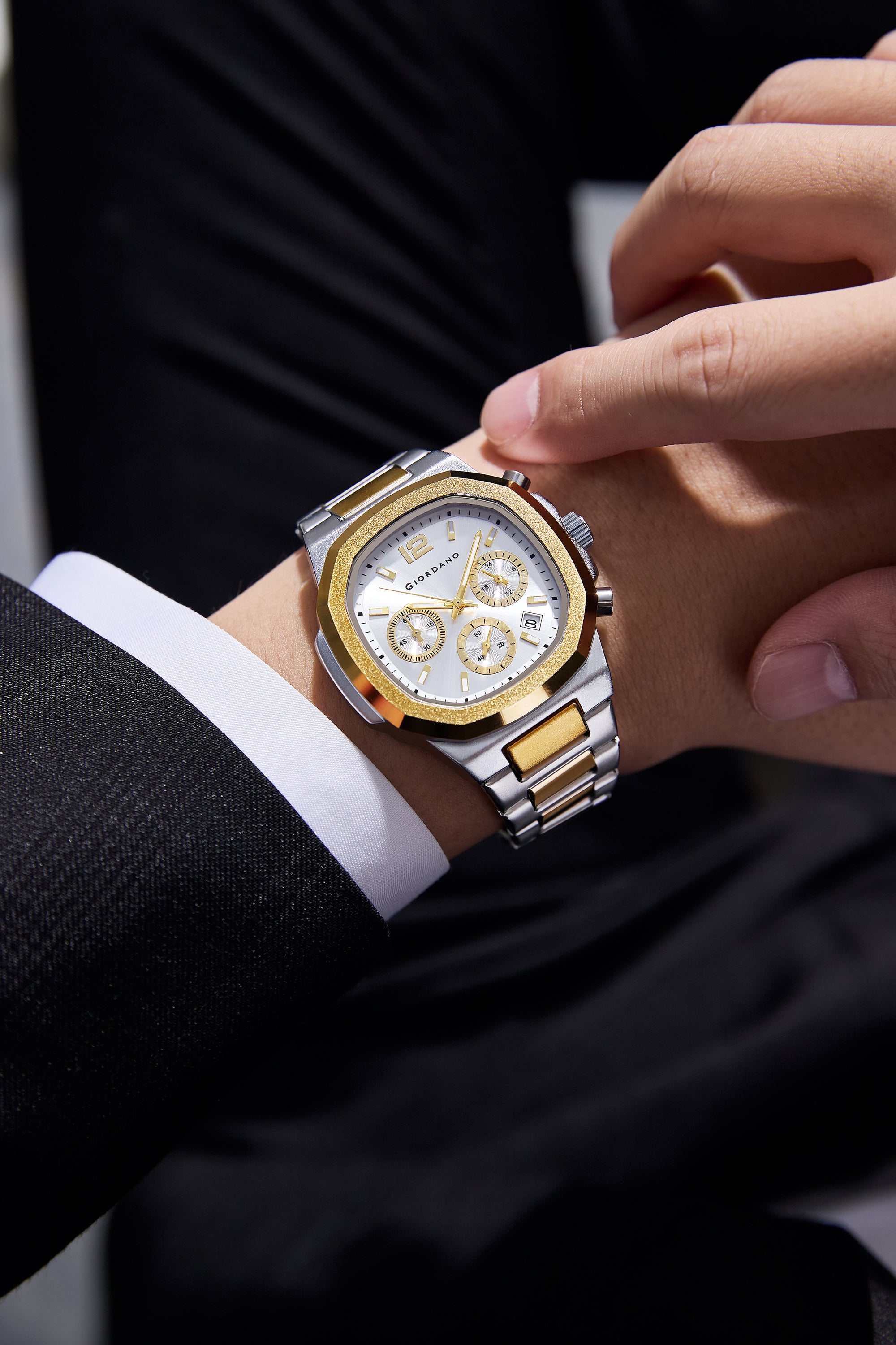 Giordano Modern Multifunctional Watch for Men with Octagonal dial , Date Display and stainless steel strap | GZ-50148-33