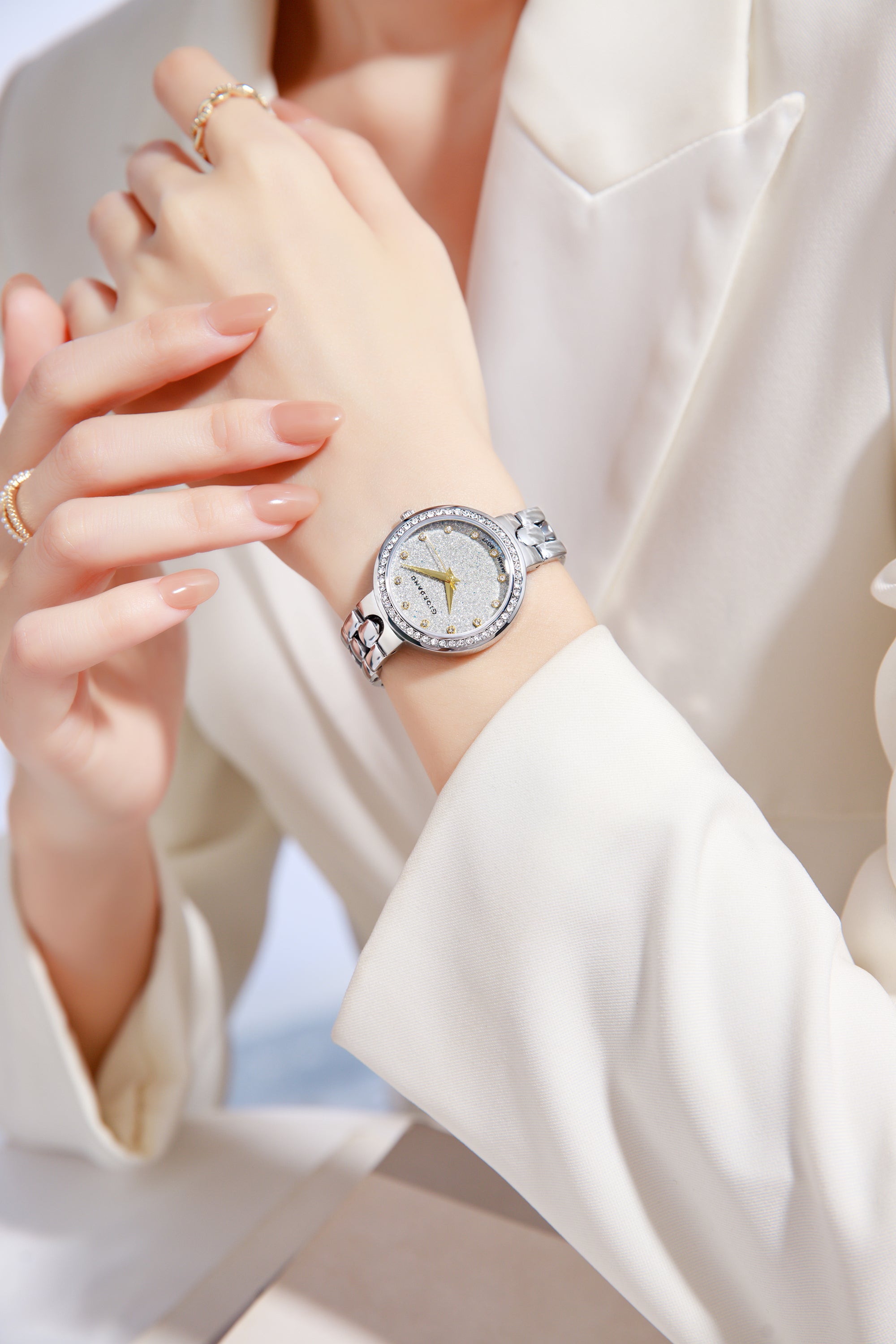 Giordano Silver  Shimmer Collection Analog Watch for Women with Diamond Studded Case, Shimmer Dial and Stylish Stainless Steel Strap A2068-11