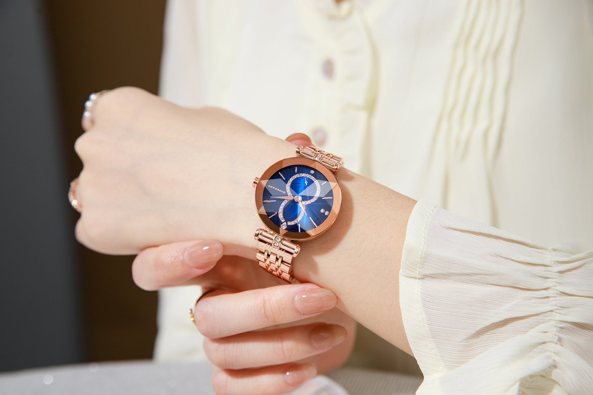 Giordano Luxury Watch for women Round Diamond cut glass Dial,  Elegant Stainless Steel Strap with Quartz Movement-GZ-60092-11