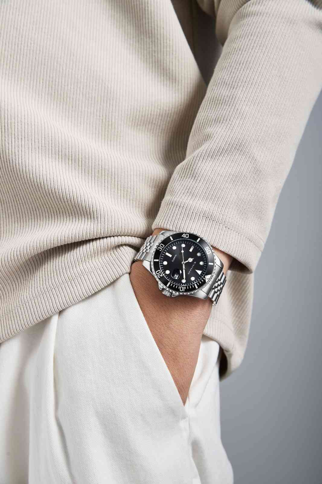 Giordano Analog Quartz Watch for Men – Round Dial with Rotating Bezel, Luminous Hour Markers, Stainless Steel Strap & Date Display GZ-50168-11