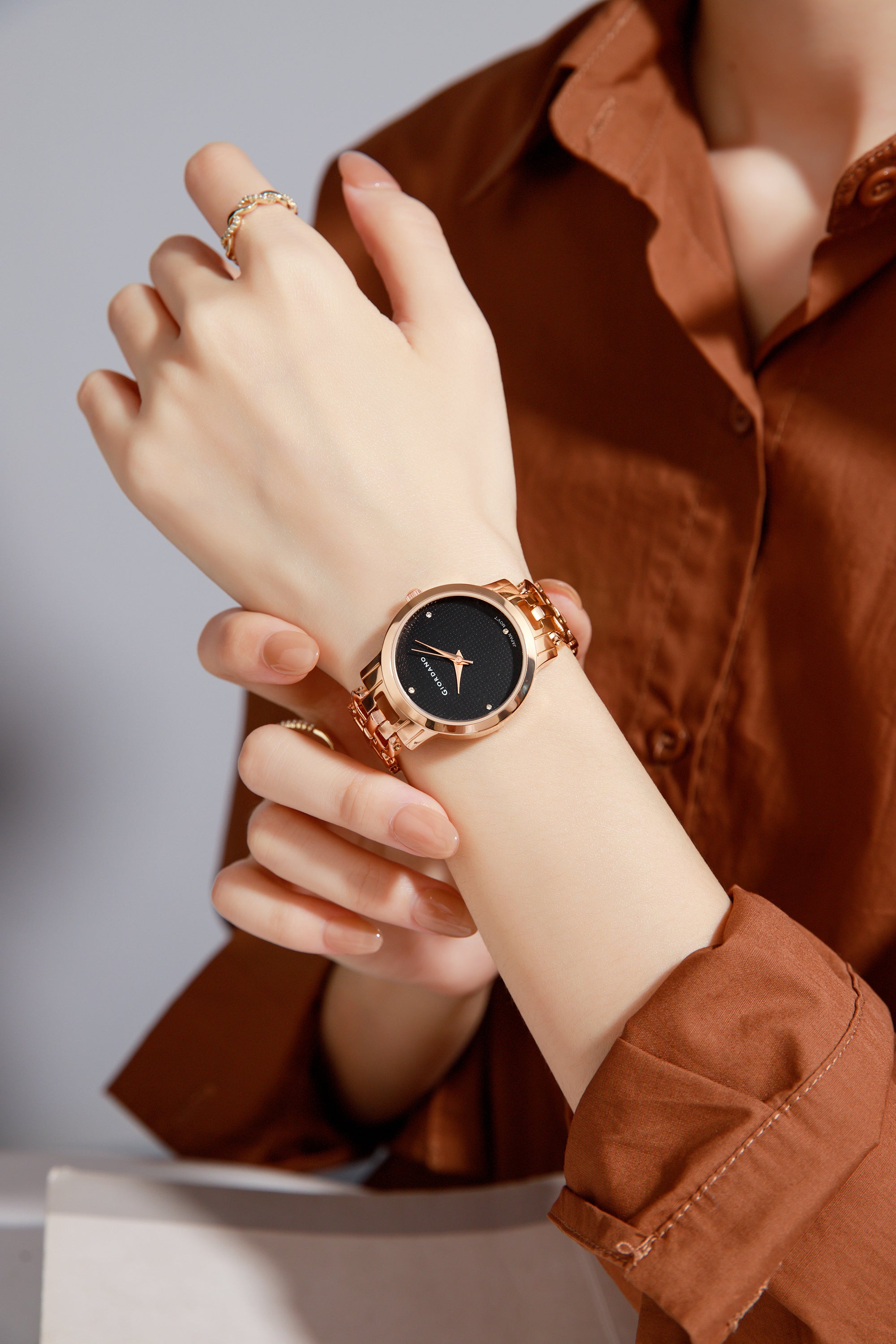 Giordano Fashionista Collection Analog Watch for Women with Classy Dial, Bracelet Strap and Stylish & Elegant Design C2204-33