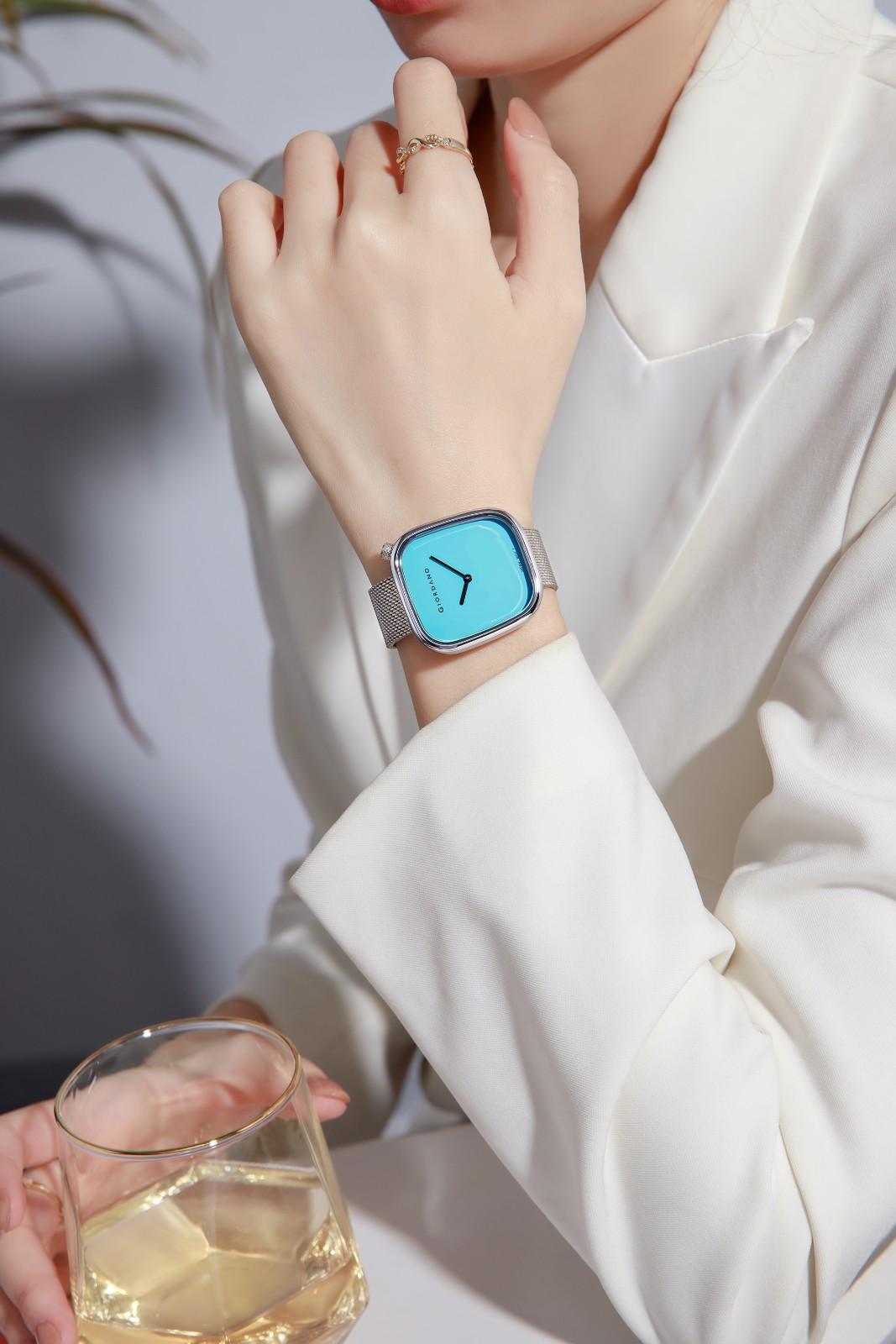 Giordano Analog Wrist Watch for Women with Stylish Metal Strap, Square dial and 3 Hand Mechanism GD-60006-55