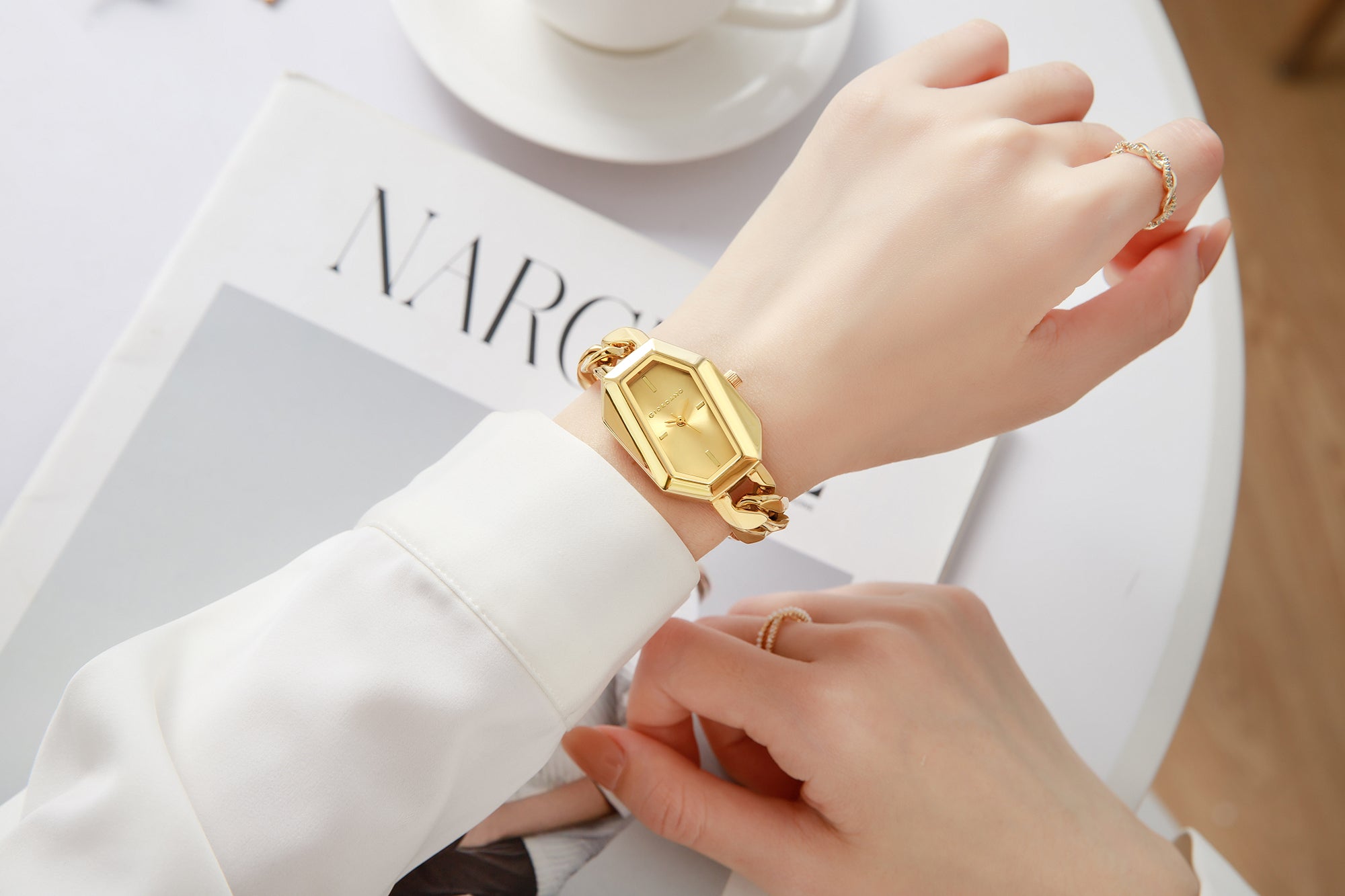 Giordano Stylish Analog Watch for Women – Hexagon Dial, Trendy Chain Link Stainless Steel Strap, Elegant Dress Timepiece | GZ-60122-33