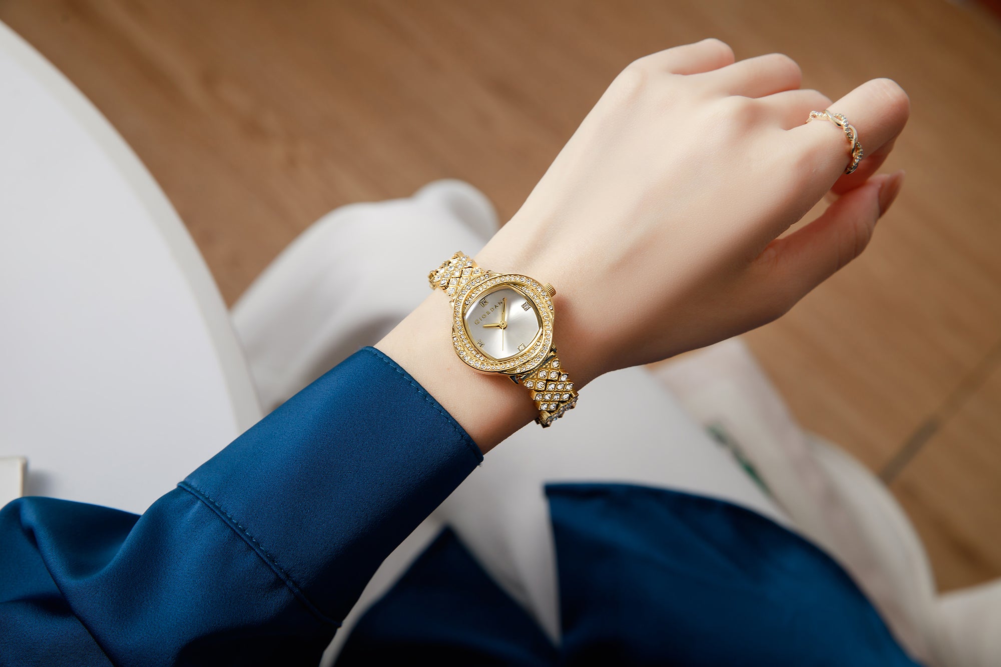 Giordano Luxury Crystal Watch for Women, Stainless Steel Strap, Diamond-Studded Bezel, Elegant Dress Timepiece | GZ-60120-11