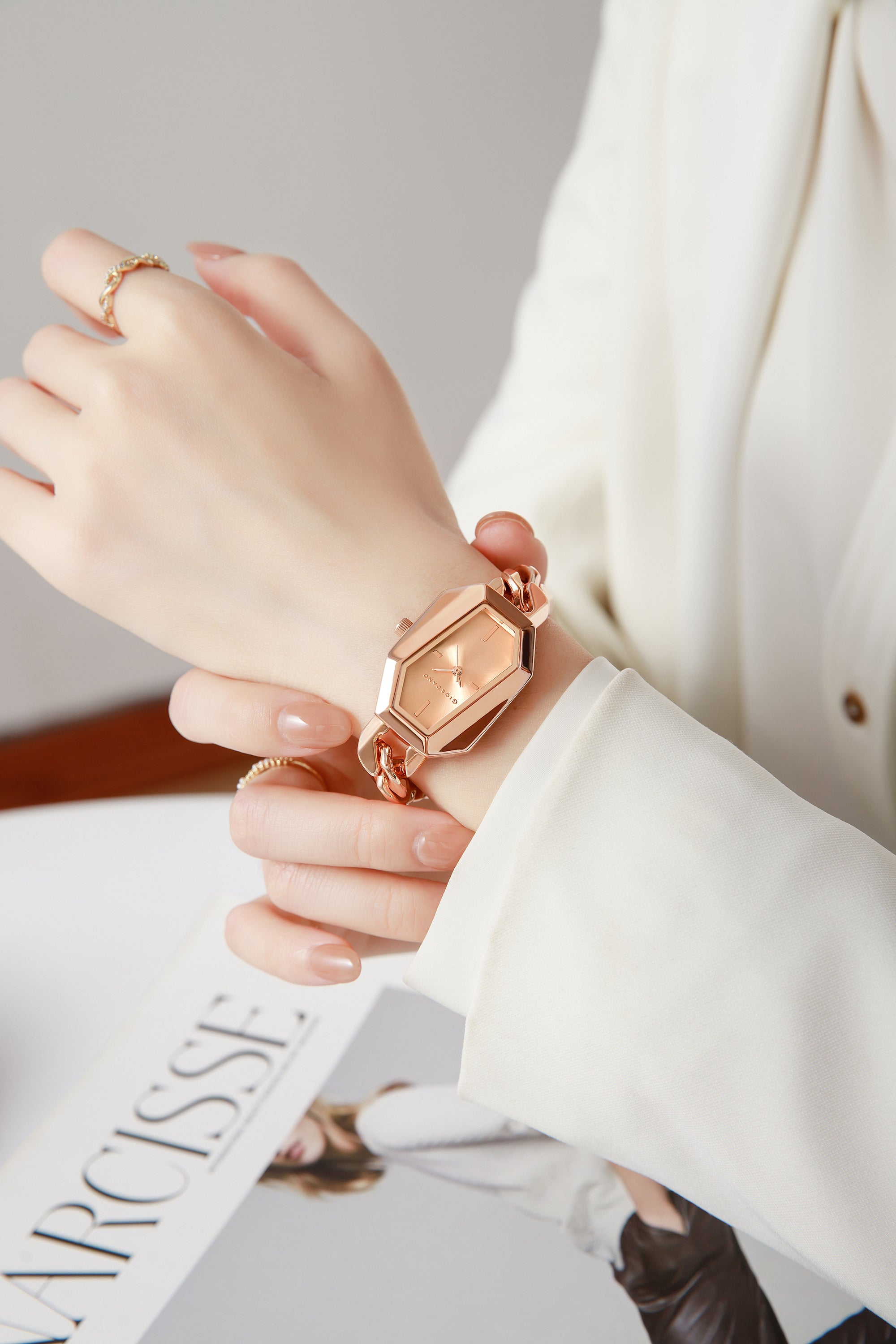 Giordano Stylish Analog Watch for Women – Hexagon Dial, Trendy Chain Link Stainless Steel Strap, Elegant Dress Timepiece | GZ-60122-22