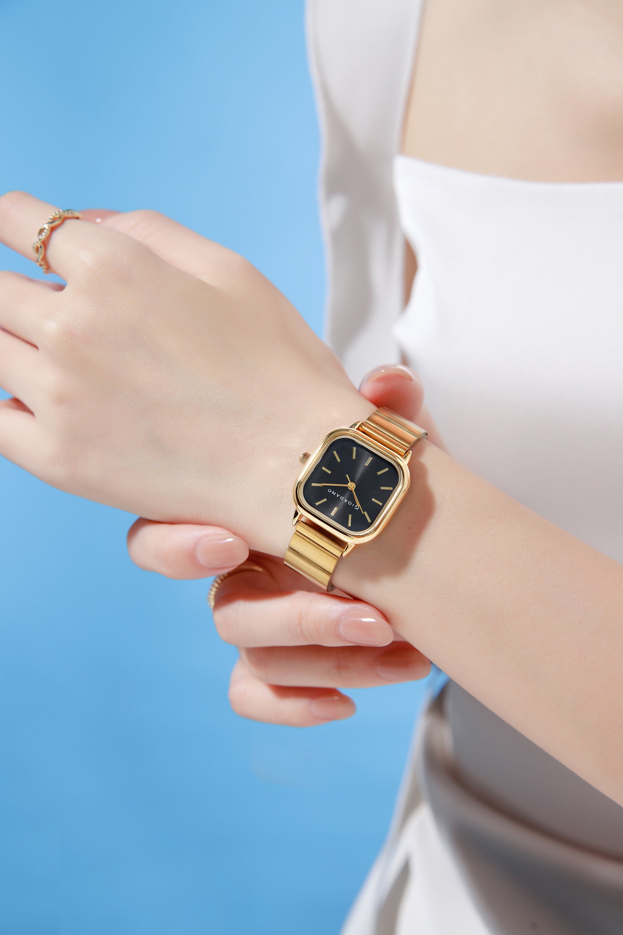 Giordano Classic Square Watch for Women – Polished Stainless Steel Strap, Minimalist Compact Design | GZ-60098-22