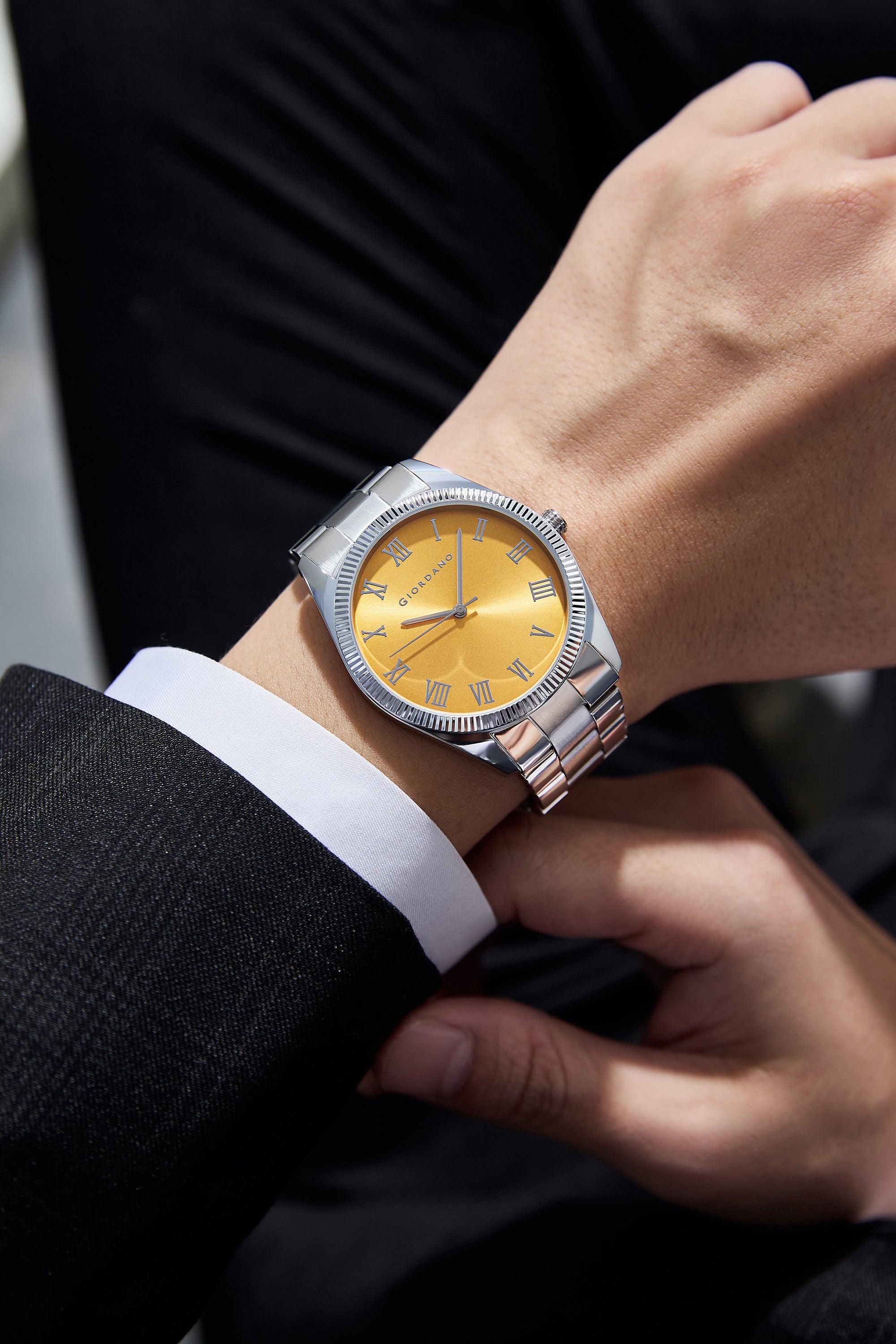 Giordano Analog Wrist Watch for Men Stylish Metal Strap with Water Resistant 3 Hand Mechanism for Men and Boys to Compliment Your Look/Ideal Gift for Male - GZ-50112-GZ-50112-11A