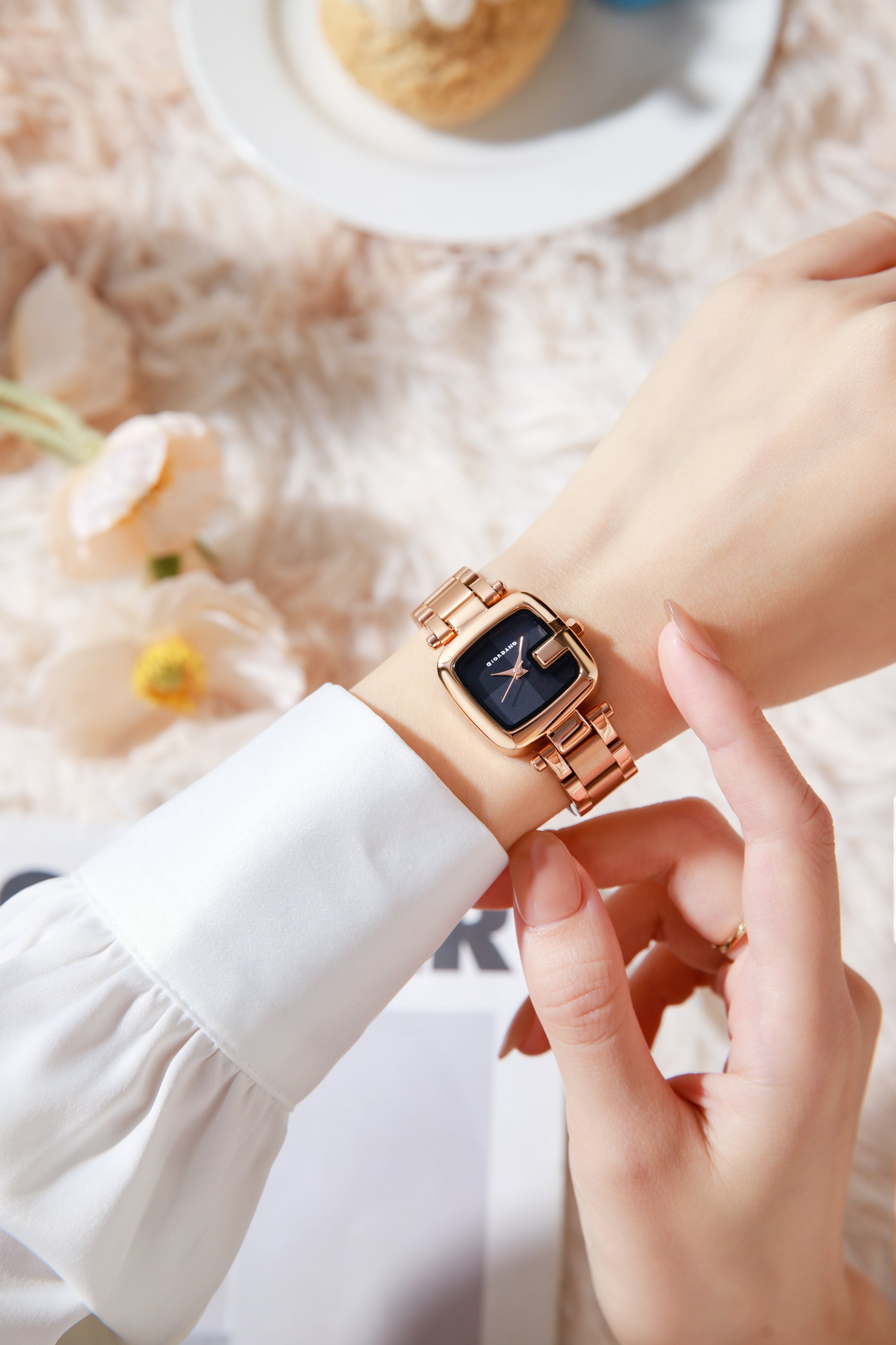 Giordano Quartz Analog Watch for Women Dial with Metal Strap Fashionable Design, Water Resistant – Perfect for Casual & Office Wear | GZ-60107-11