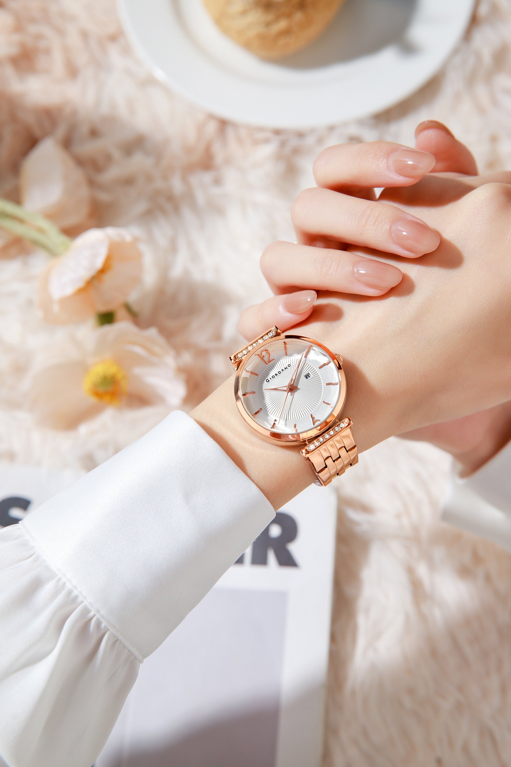 Giordano Exquisite Analog  Watch for Women with Round cut glass Textured Dial, Stainless Steel strap and date display | GZ-60111-33