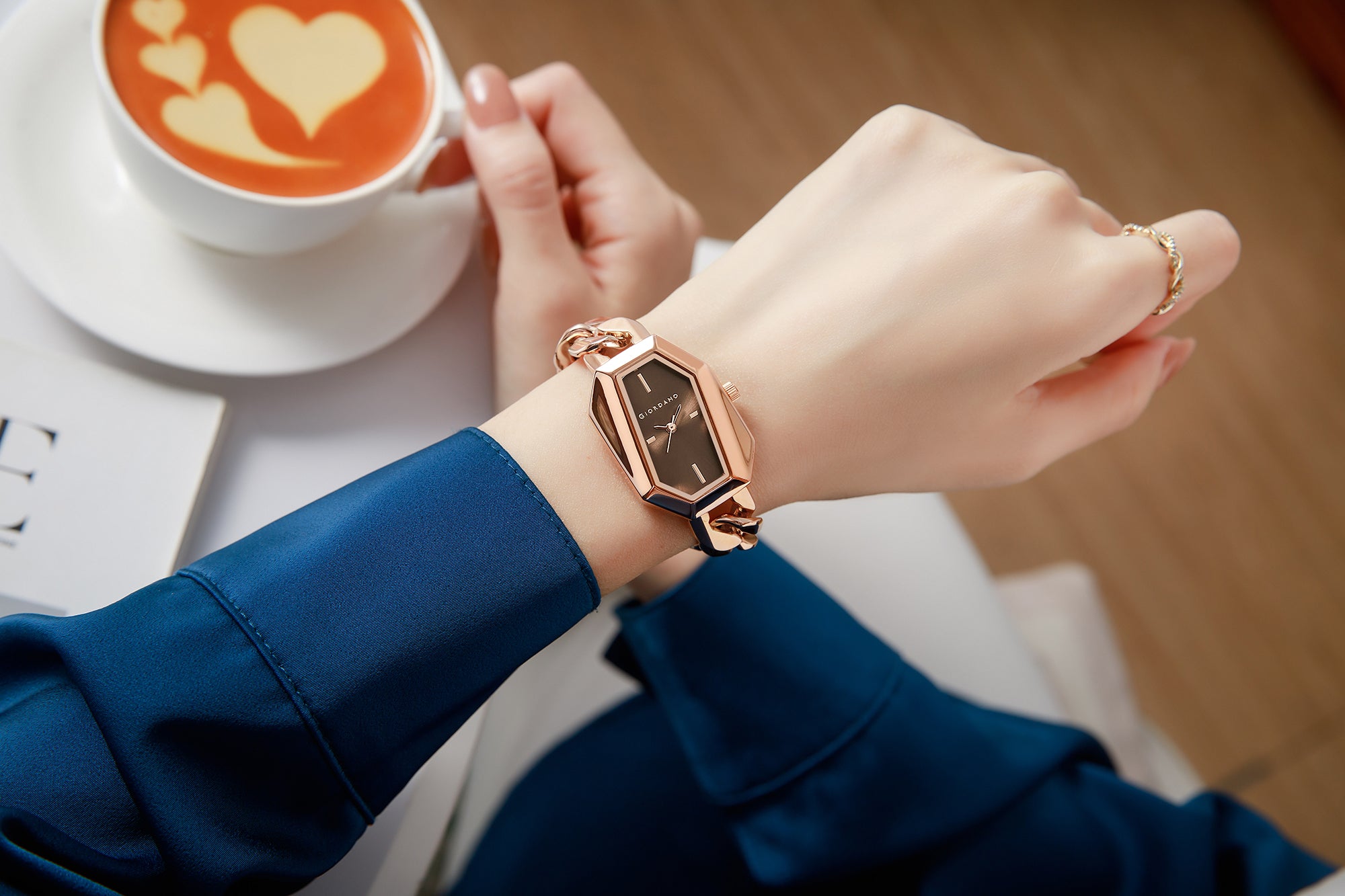 Giordano Stylish Analog Watch for Women – Hexagon Dial, Trendy Chain Link Stainless Steel Strap, Elegant Dress Timepiece | GZ-60122-11