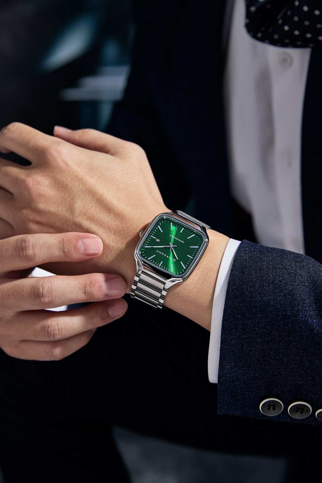 Giordano Analog Watch for Men – Square Dial, Stainless Steel Strap, Date Display, Water Resistant Classic Dress Watch | GZ-50163-33