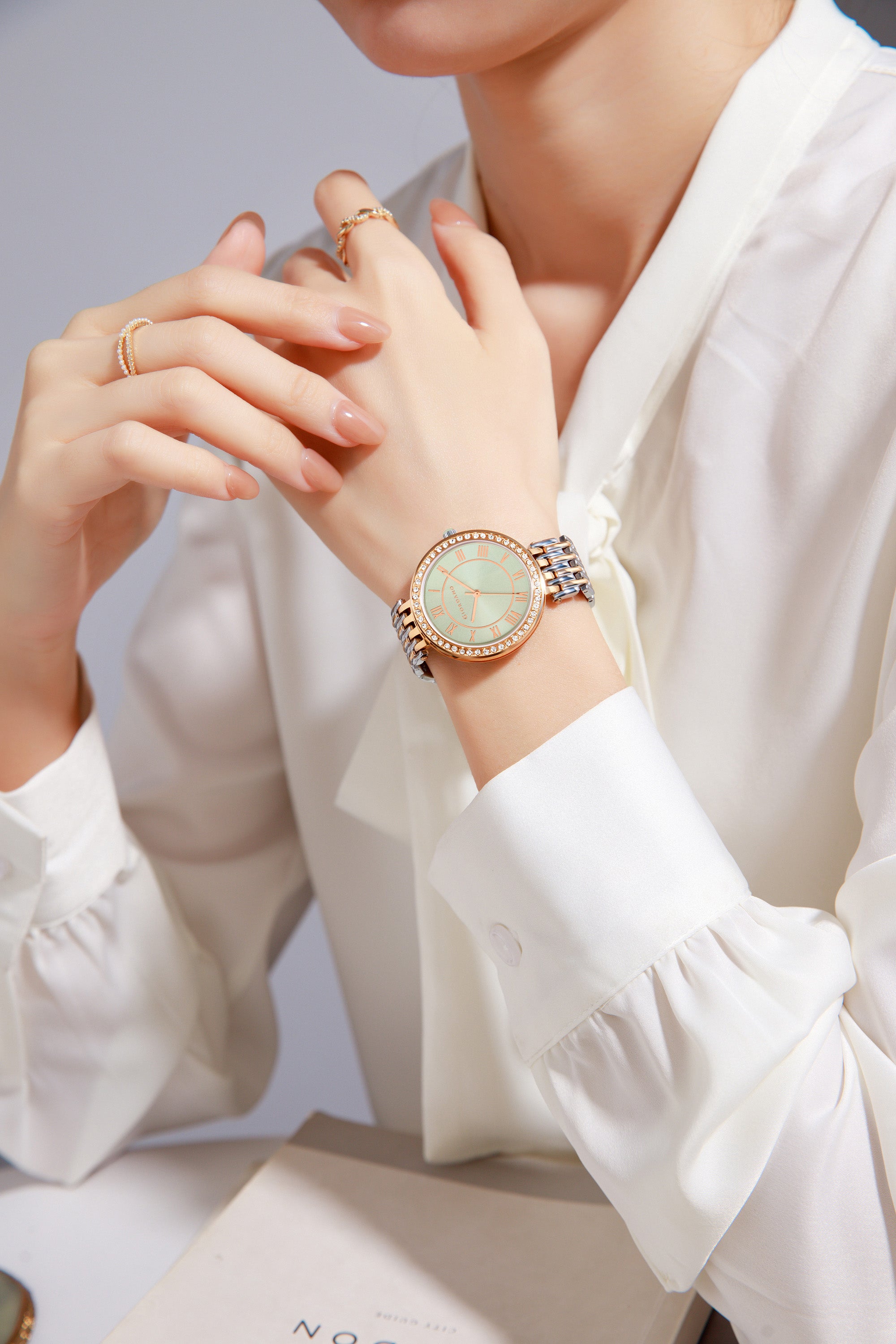 Giordano Eleganza Collection Watch for Women with Stainless Steel Strap and Crystal Embellished Bezel, Roman Numerals-A2083-11C