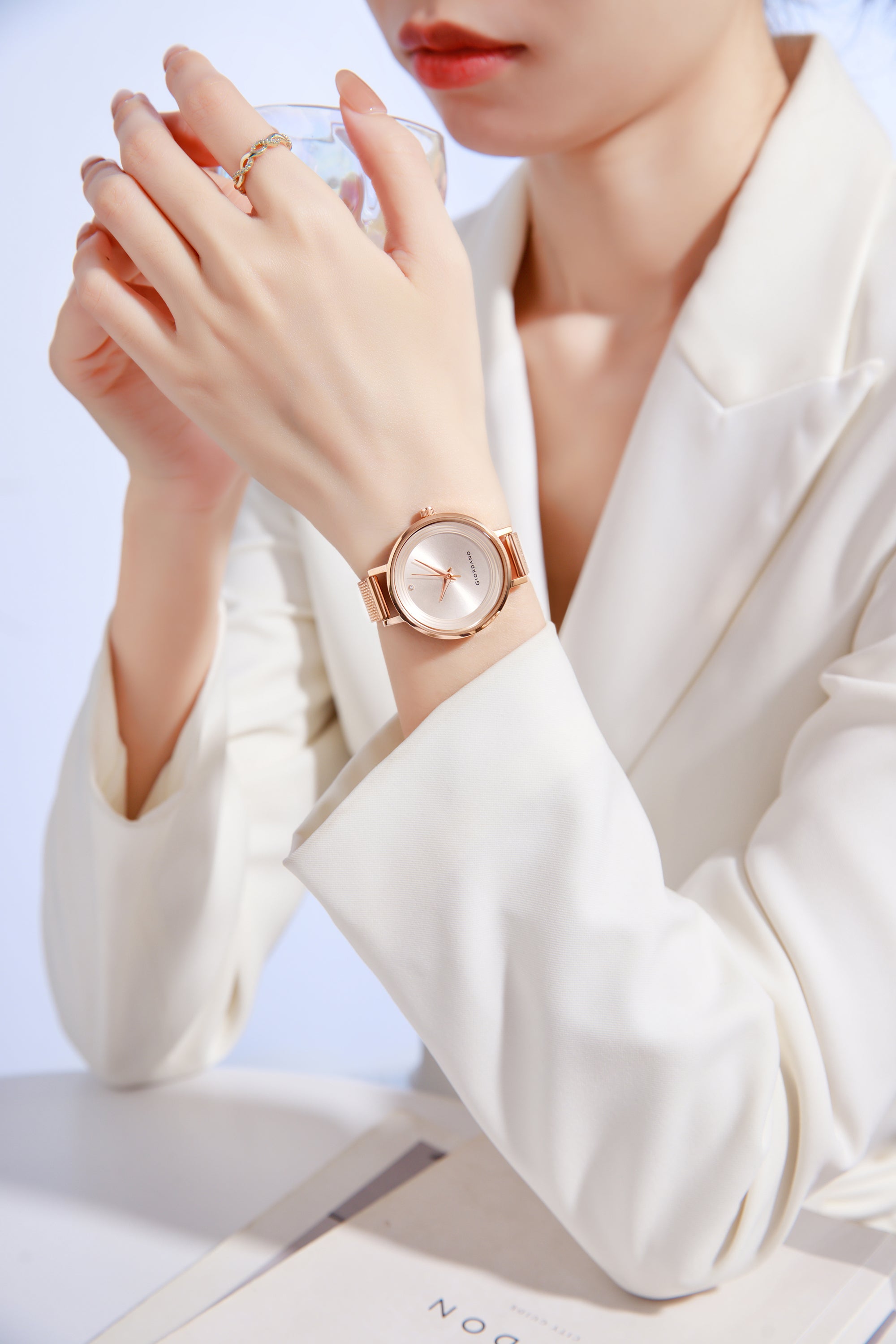 Giordano Fashionista Collection Stylish Analogue Watch for Women | Unique Design with Color Variant Mesh Metal strap | Ladies Wrist Watch to Compliment Your Look Ideal Gift for Women’s |Girls - GD4067-33