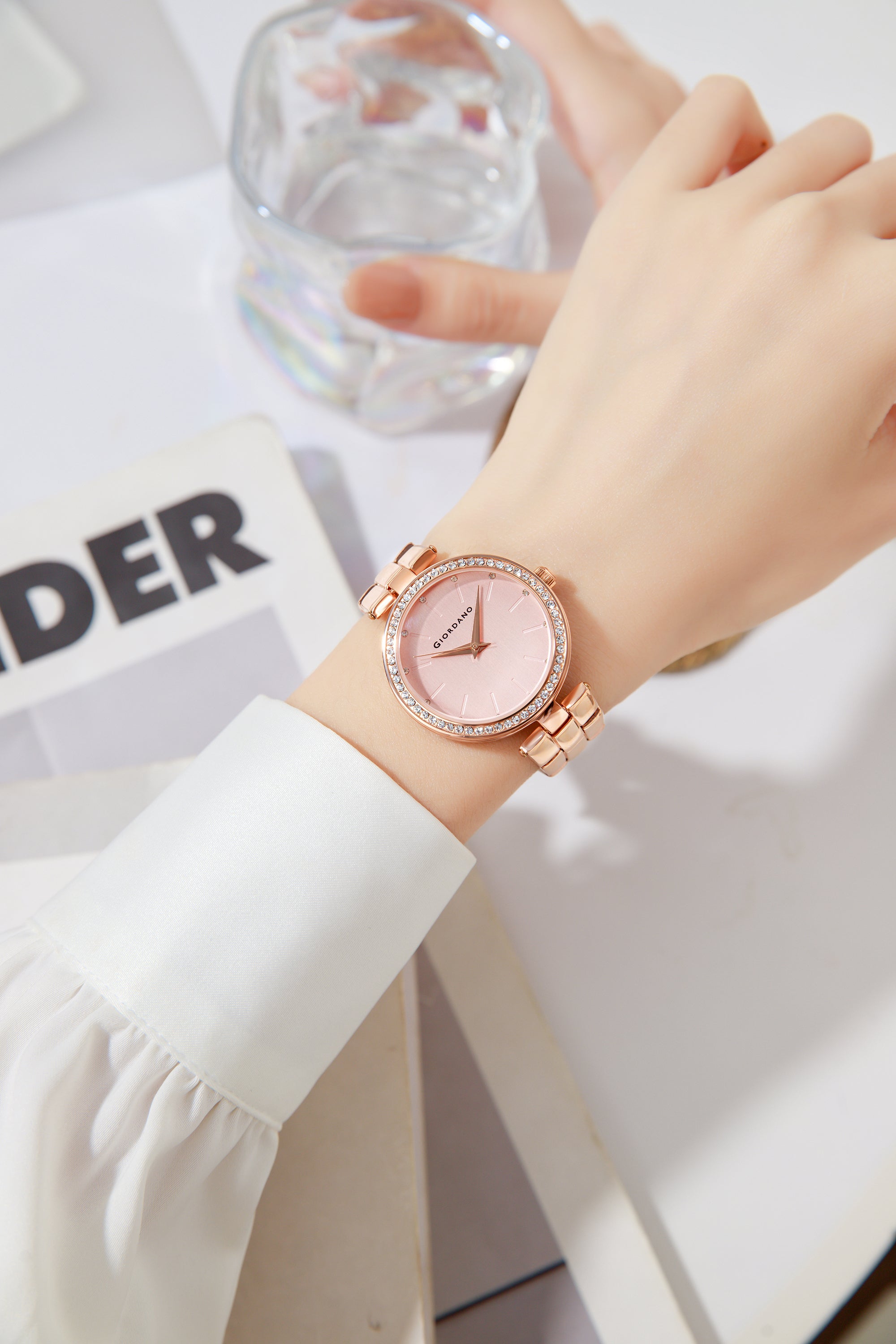 Giordano Analog Watch for Women with Diamond Studded Case and Metal Strap | A2079-33