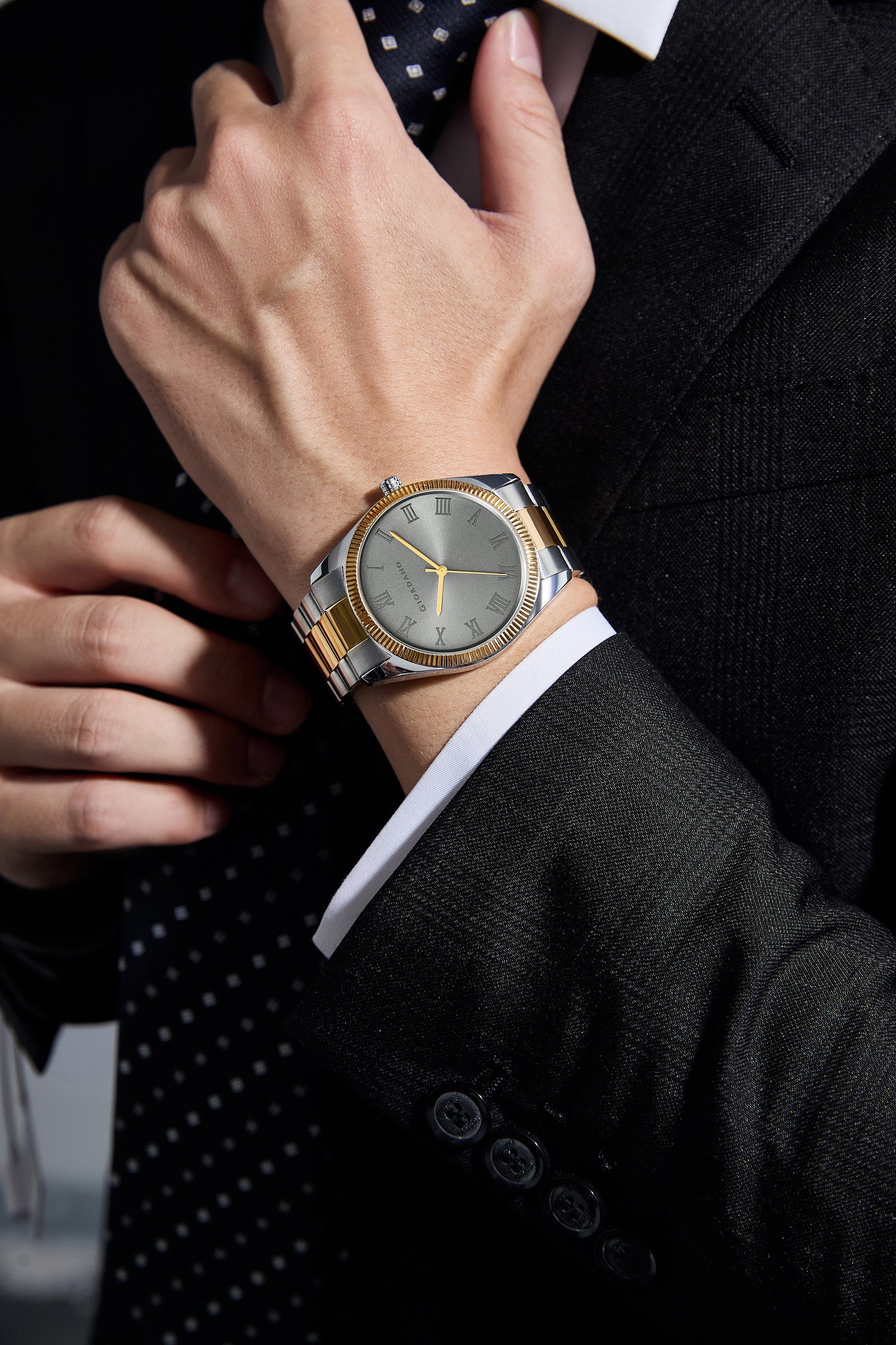 Giordano Analog Wrist Watch for Men Stylish Metal Strap with Water Resistant 3 Hand Mechanism for Men and Boys to Compliment Your Look/Ideal Gift for Male - GZ-50112-GZ-50112-11C