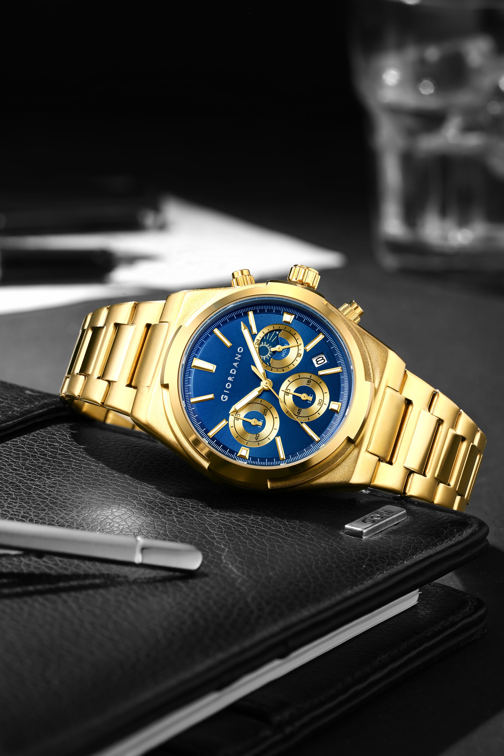 Giordano Luxury multifunctional Watch for Men with round dial, date display and Stainless Steel Strap | GZ-50152-44