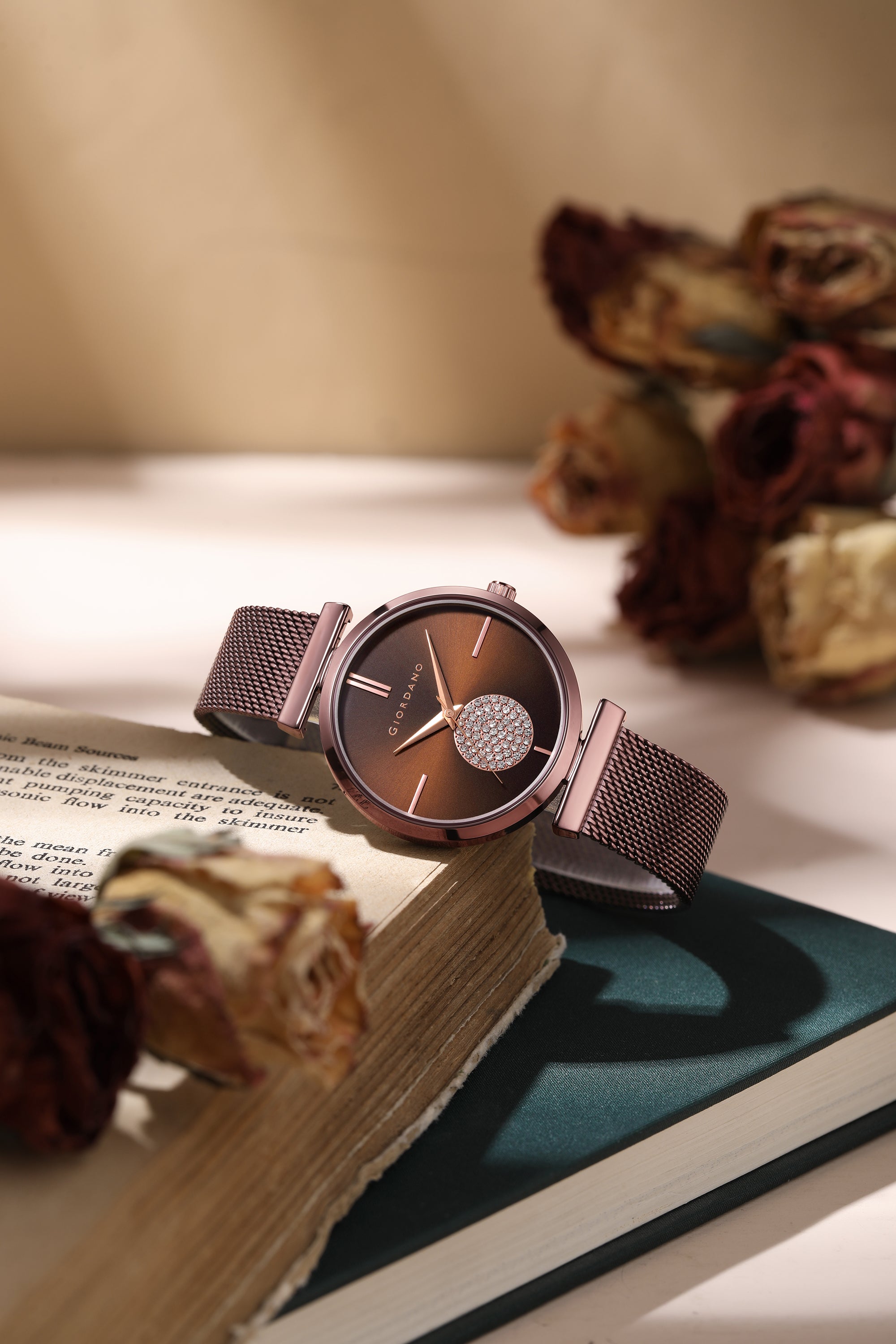 Giordano Eleganza Collection Analog Watch for Women with Crystal Studded Dial and Metallic Mesh Strap GD-4066-11