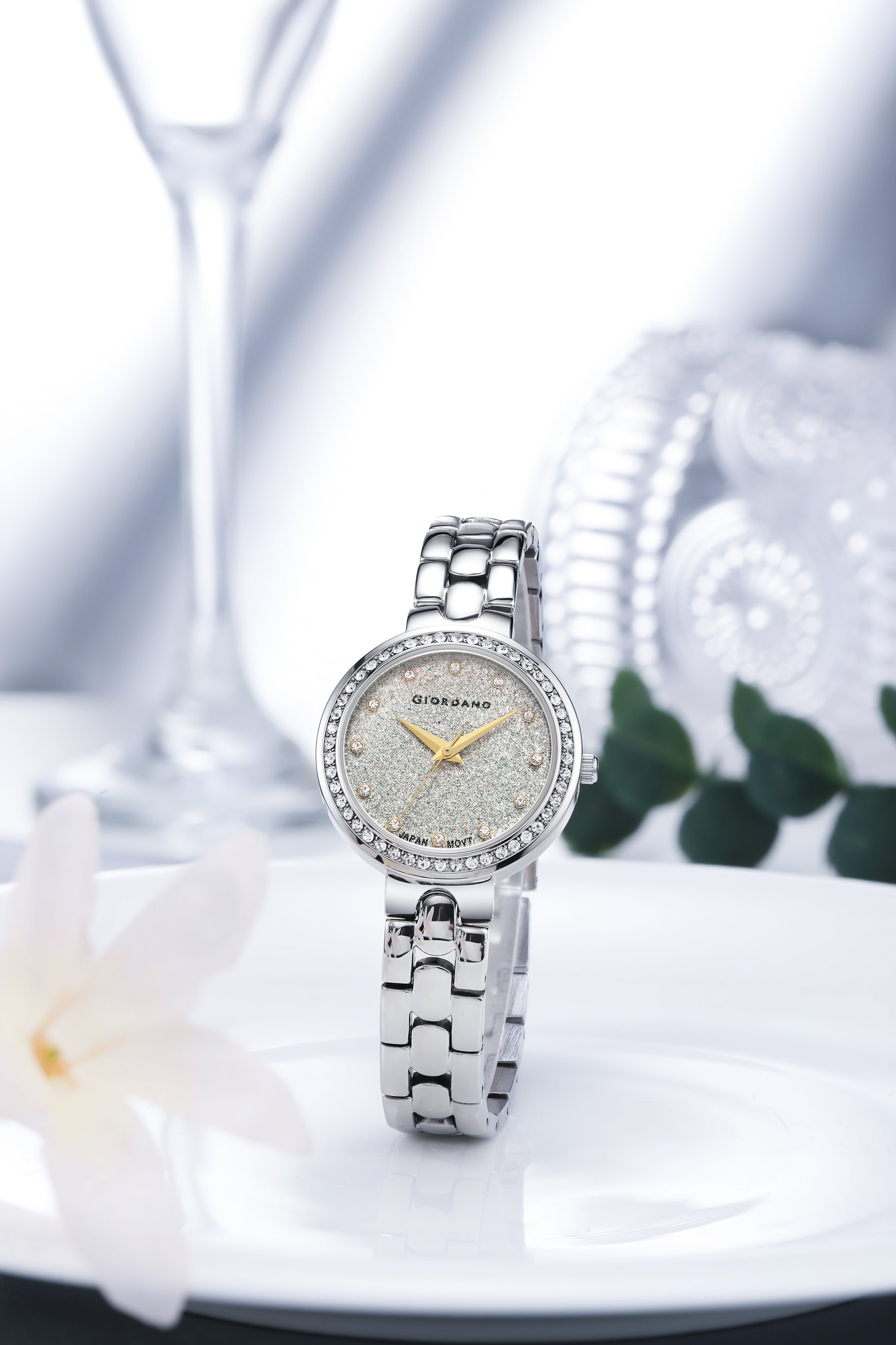 Giordano Silver  Shimmer Collection Analog Watch for Women with Diamond Studded Case, Shimmer Dial and Stylish Stainless Steel Strap A2068-11