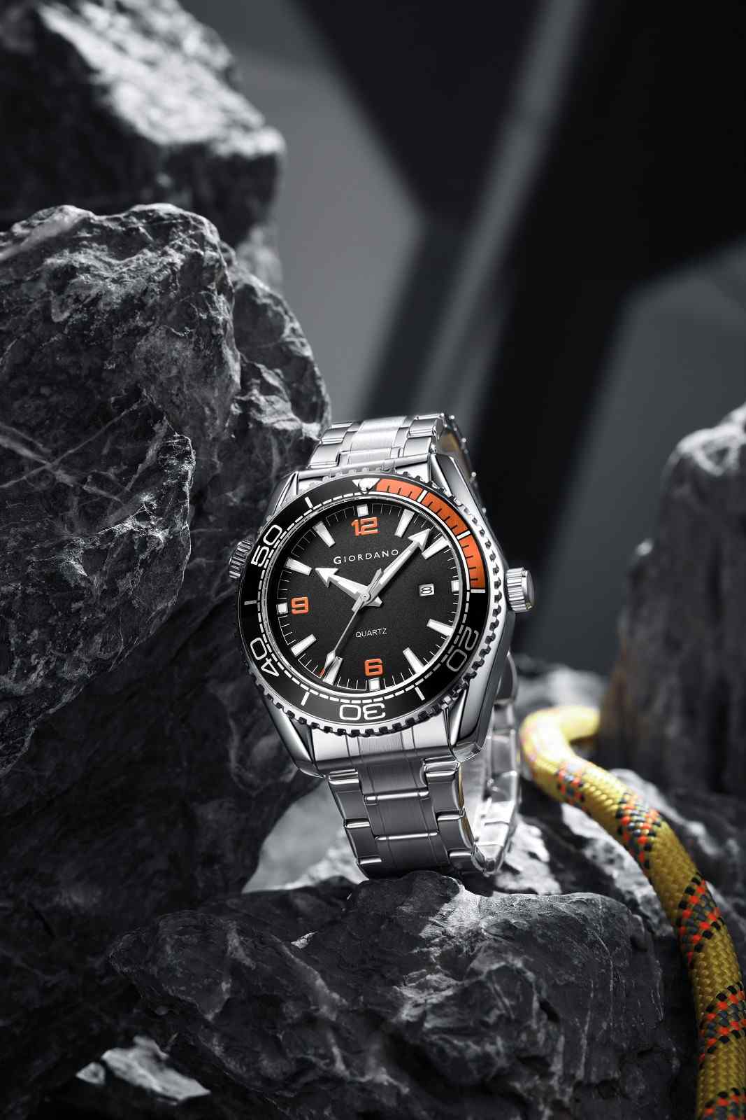 Giordano Analog Quartz Watch For Men – Round Dial with Rotating Bezel, Luminous Hour Markers, Stainless Steel Strap, Date Display GZ-50159-11