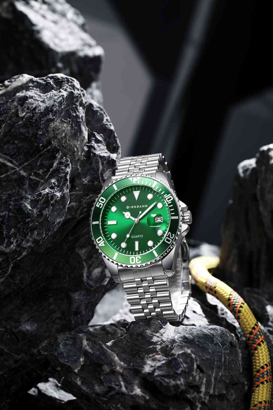 Giordano Analog Quartz Watch for Men – Round Dial with Rotating Bezel, Luminous Hour Markers, Stainless Steel Strap & Date Display GZ-50168-33