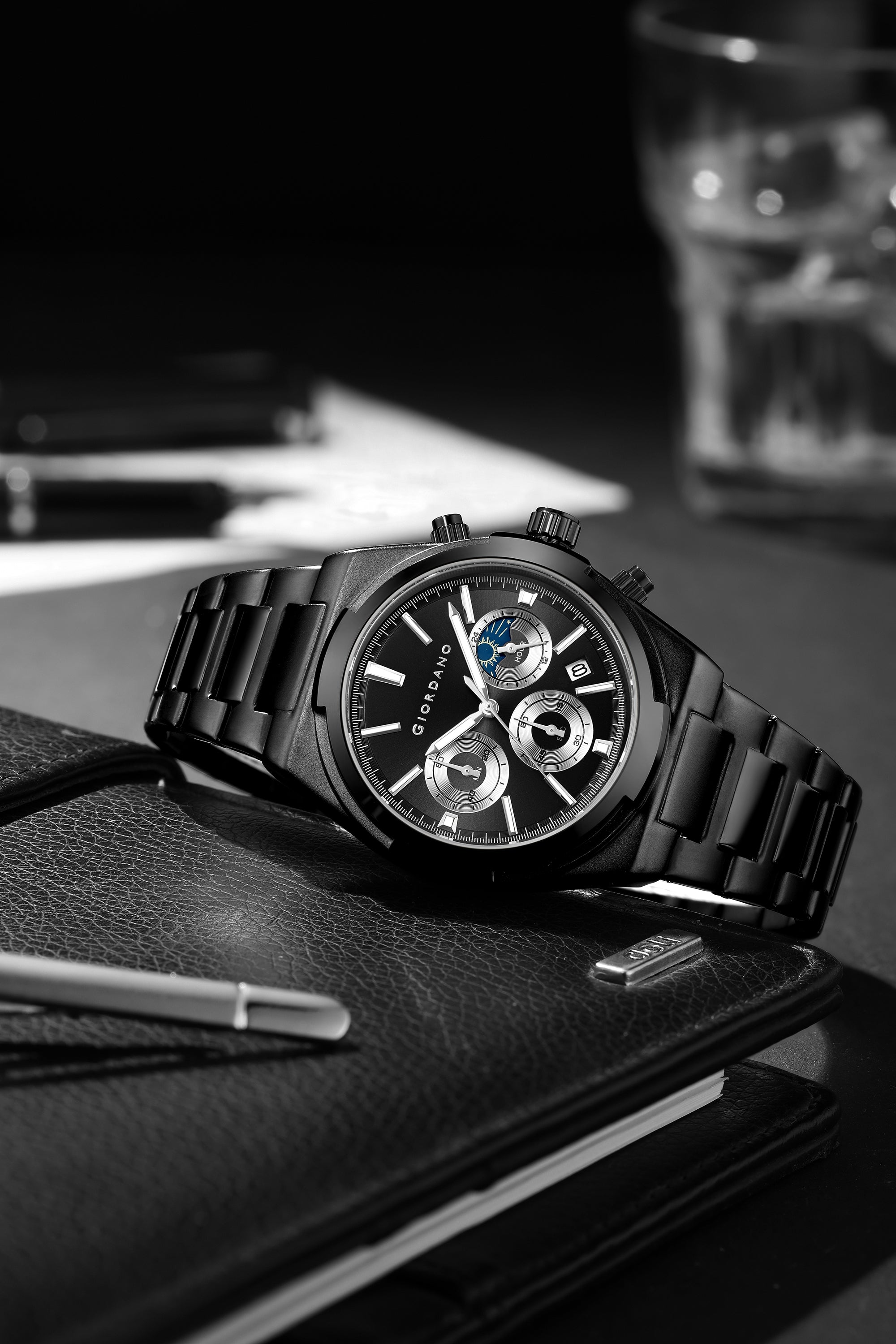 Giordano Luxury multifunctional Watch for Men with round dial, date display and Stainless Steel Strap | GZ-50152-11