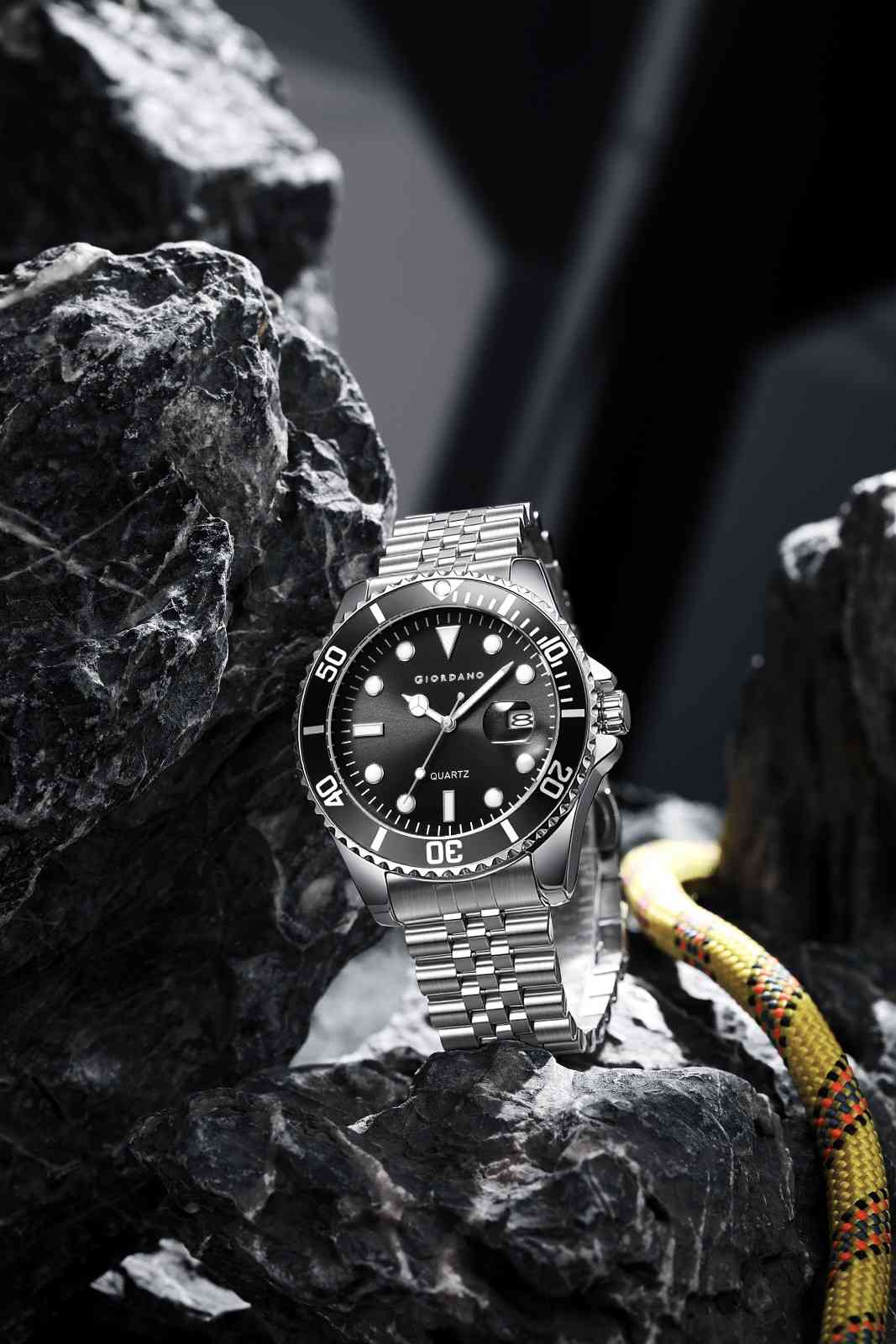 Giordano Analog Quartz Watch for Men – Round Dial with Rotating Bezel, Luminous Hour Markers, Stainless Steel Strap & Date Display GZ-50168-11