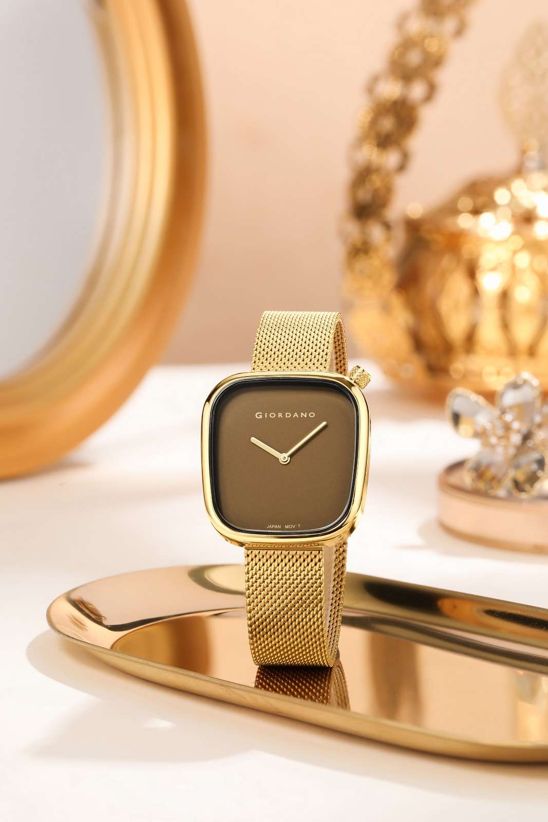 Giordano Analog Wrist Watch for Women with Stylish Metal Strap, Square dial and 3 Hand Mechanism GD-60006-77