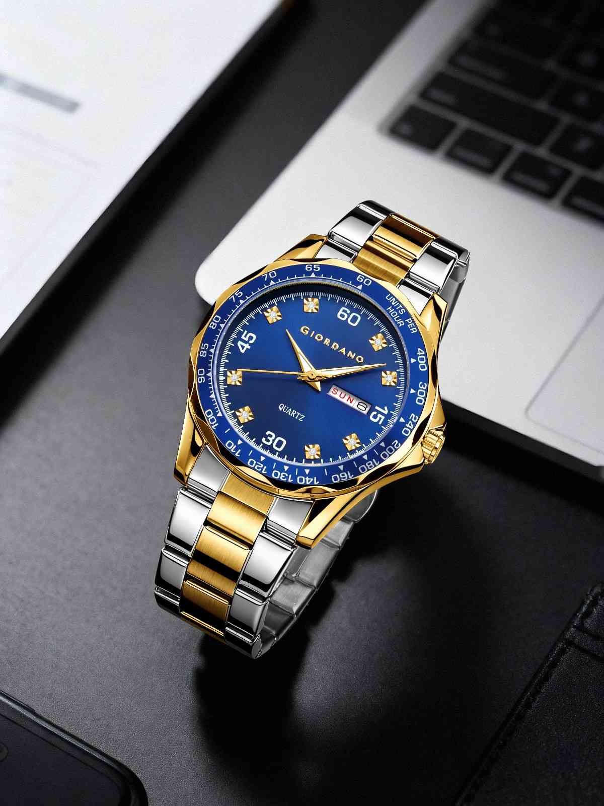 GIORDANO Two-Tone Analog Watch for Men - Crystal Hour Markers, Textured Bezel Design,  Day & Date Display, Stainless Steel Strap, Quartz Movement - GZ-50177-22