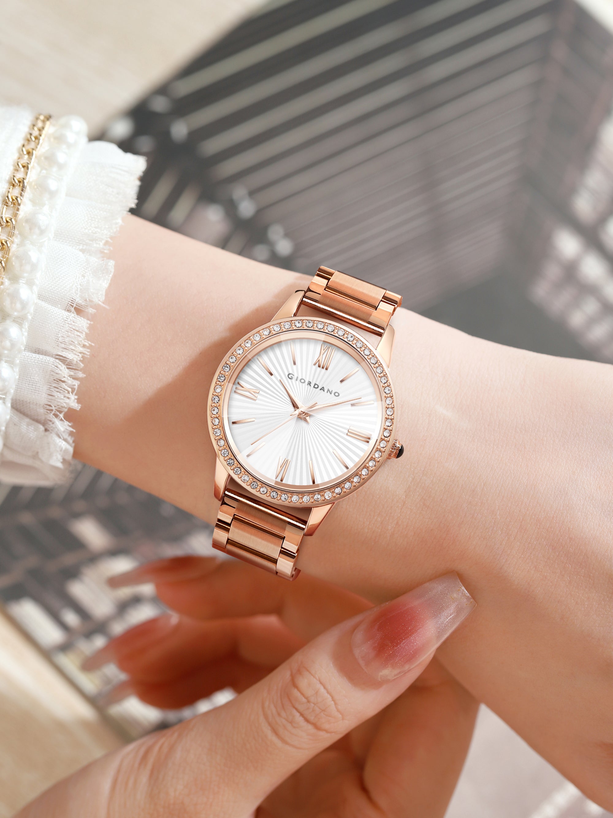 Giordano classic Watch for Women with Round Diamond Cut Glass Dial, Elegant Stainless Steel Strap with Quartz Movement | GZ-60118-44