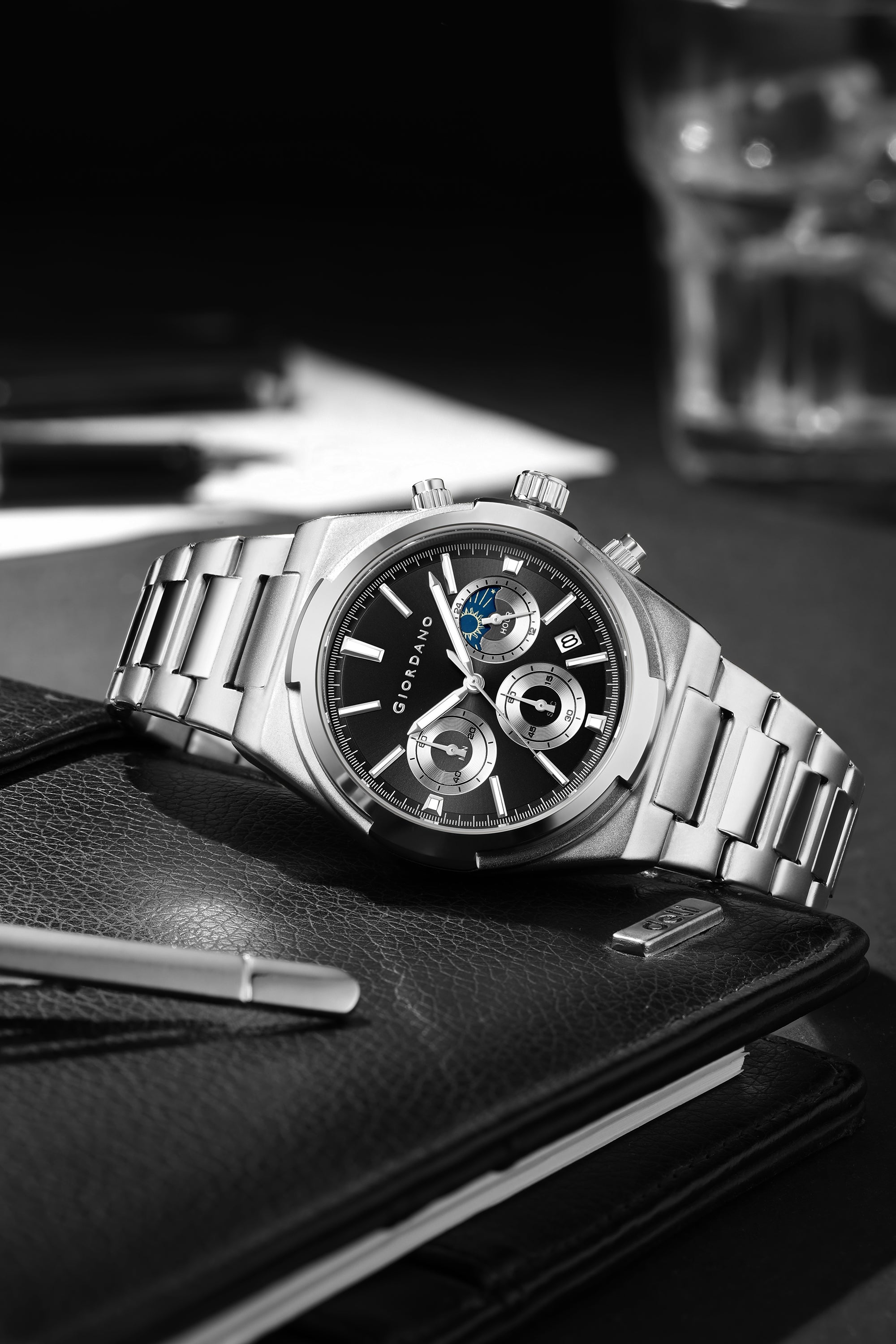 Giordano Luxury multifunctional Watch for Men with round dial, date display and Stainless Steel Strap | GZ-50152-22