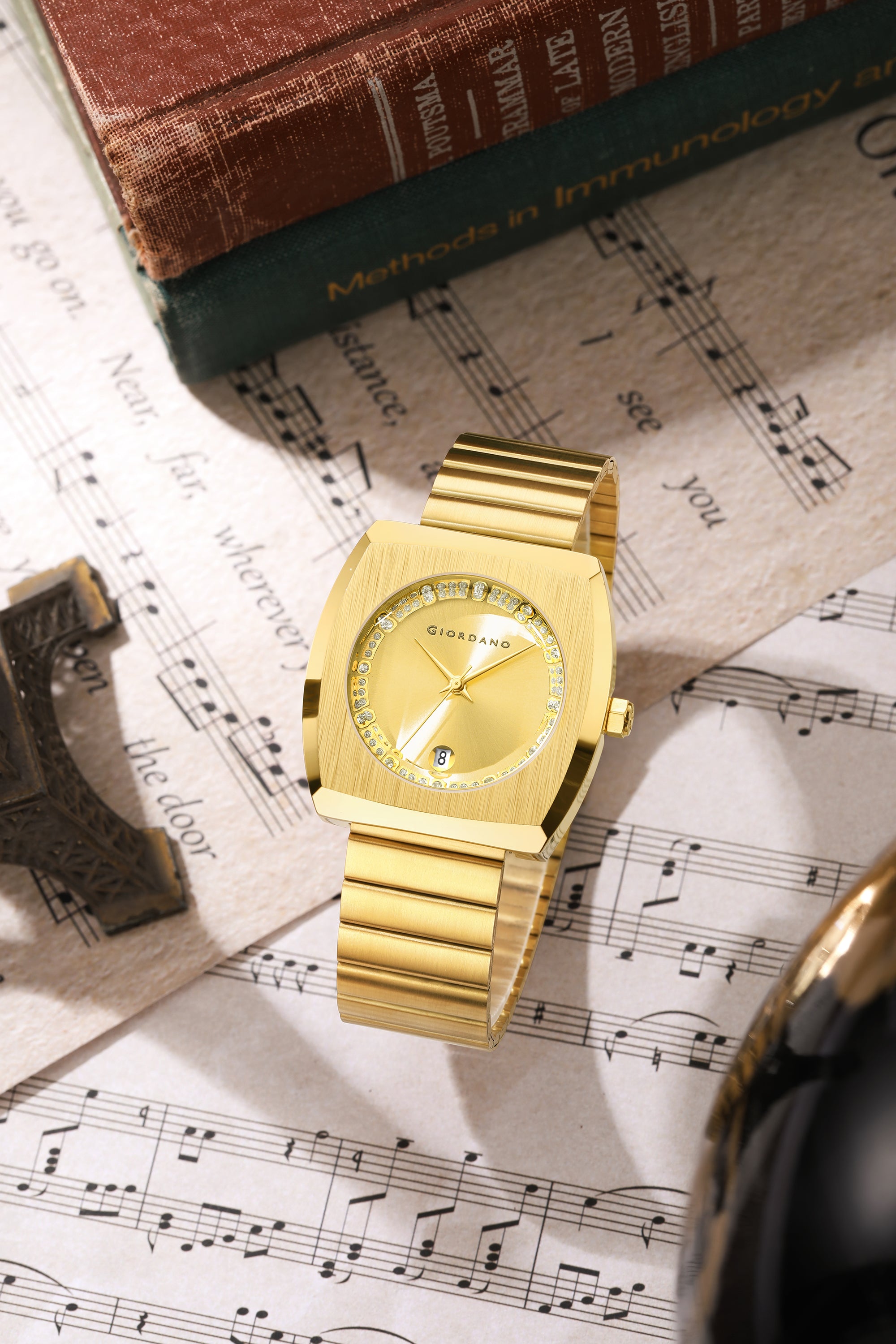 Giordano Square Analog Watch for men –  Sunray gloss Dial with Crystal Hour Markers, Date Display & Stainless Steel Strap – Stylish Luxury Timepiece | GZ-50155-22