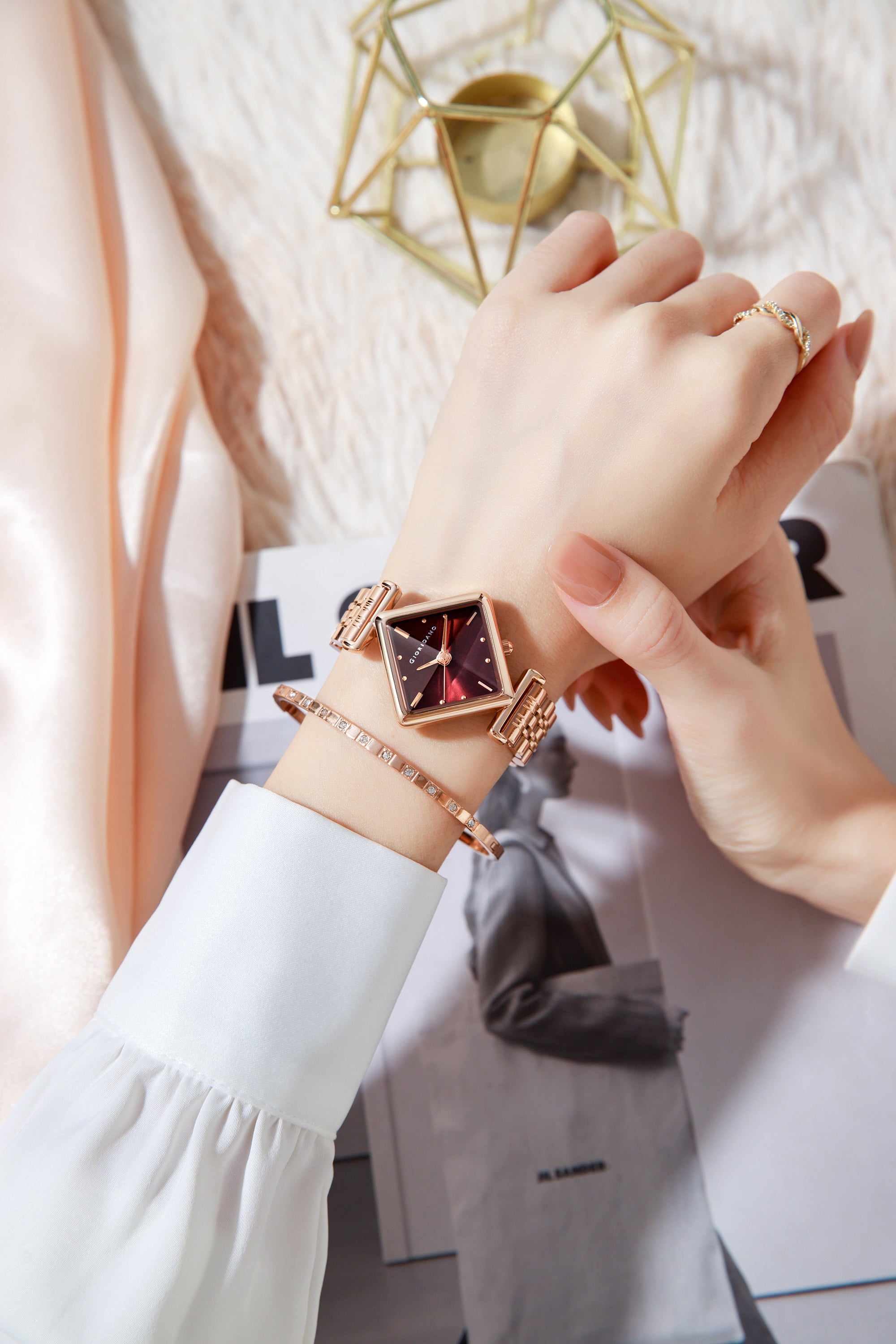 Giordano Rose Gold Analog Watch For Women with Bracelet Set – Diamond-Shaped Shimmer Dial, Crystal Detailing & Stainless Steel Strap – Elegant Gift Combo for Women | GZ-60106-33