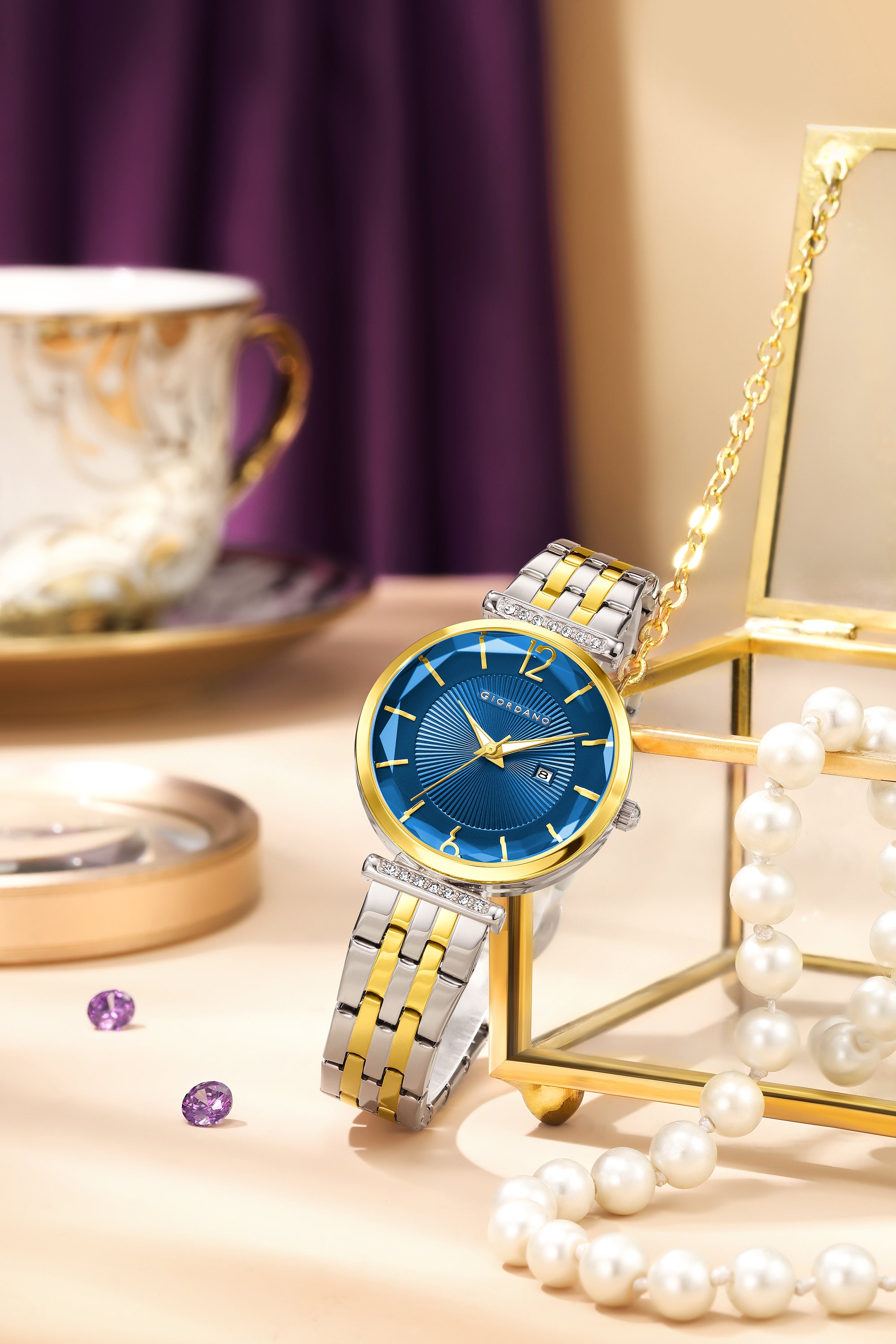 Giordano Exquisite Analog  Watch for Women with Round cut glass Textured Dial, Stainless Steel strap and date display | GZ-60111-22